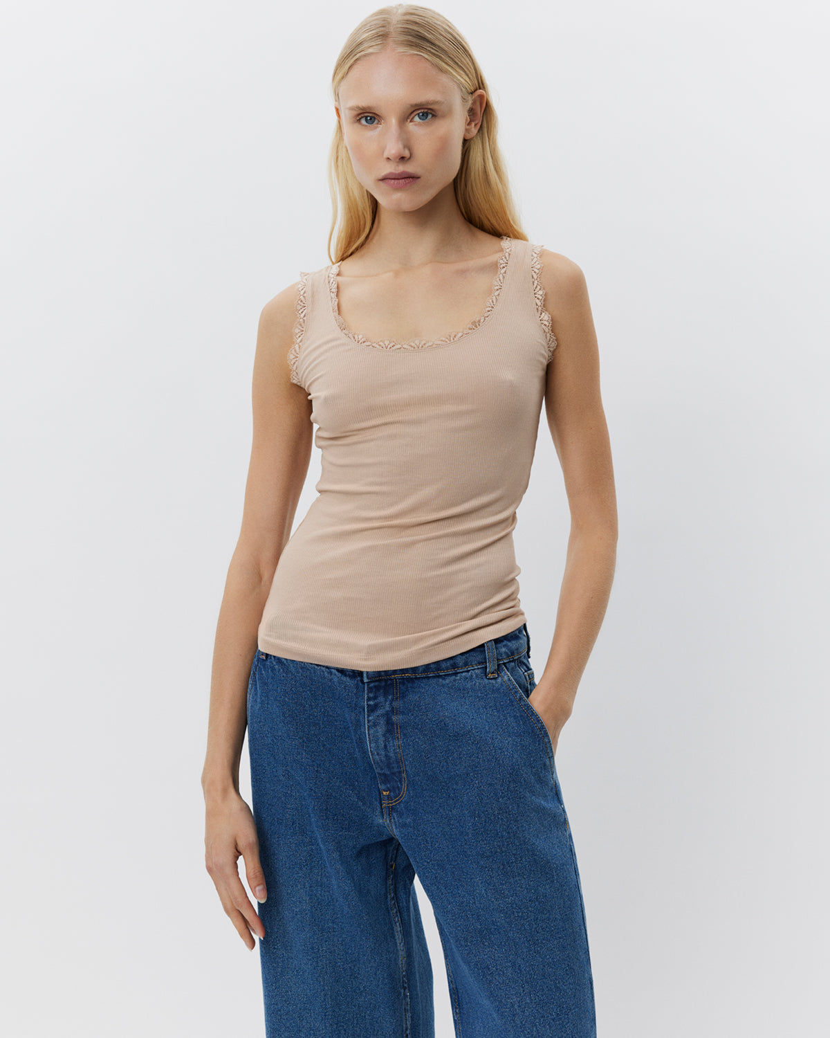 sofie-schnoor-women-ulrikkesw-top-beige-spitze image 2