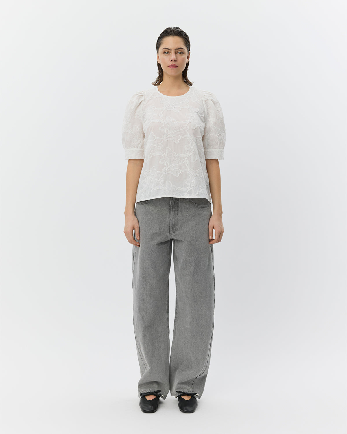 sofie-schnoor-women-ahliasw-bluse-white-baumwolle-stickerei image 2