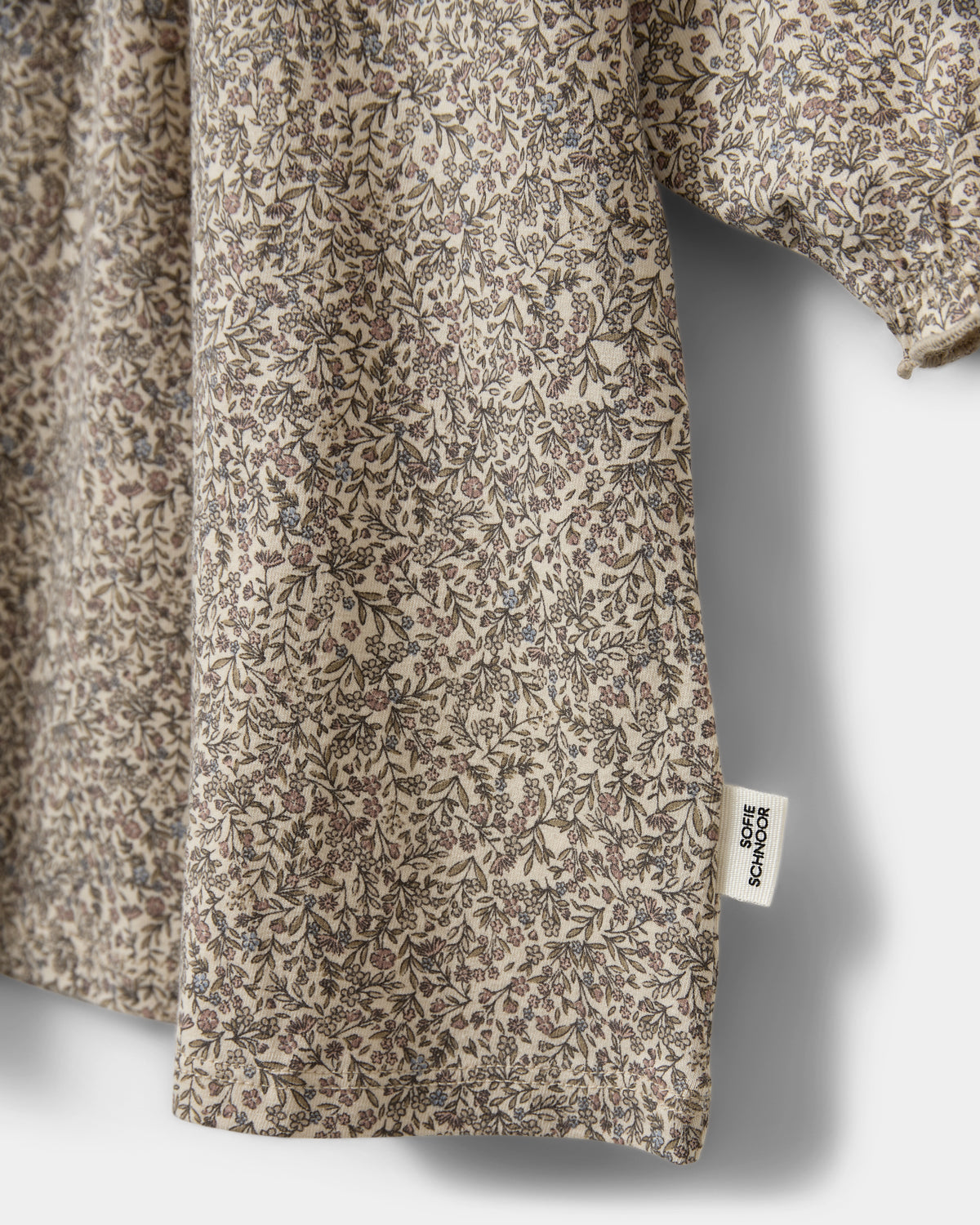 sofie-schnoor-baby-listasb-kleid-aop-flower-bio-baumwolle image 3