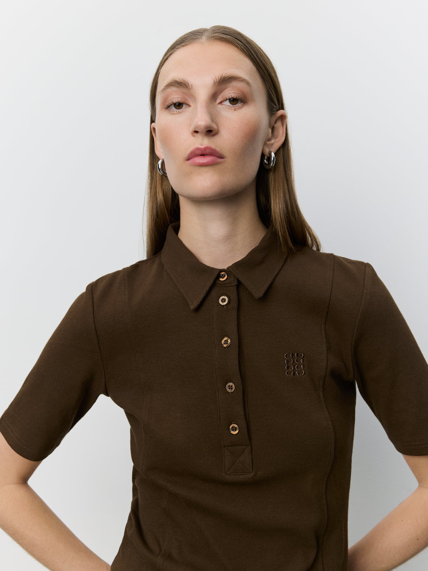 sofie-schnoor-women-baelasw-polo-shirt-dunkelbraun-baumwolle image 5