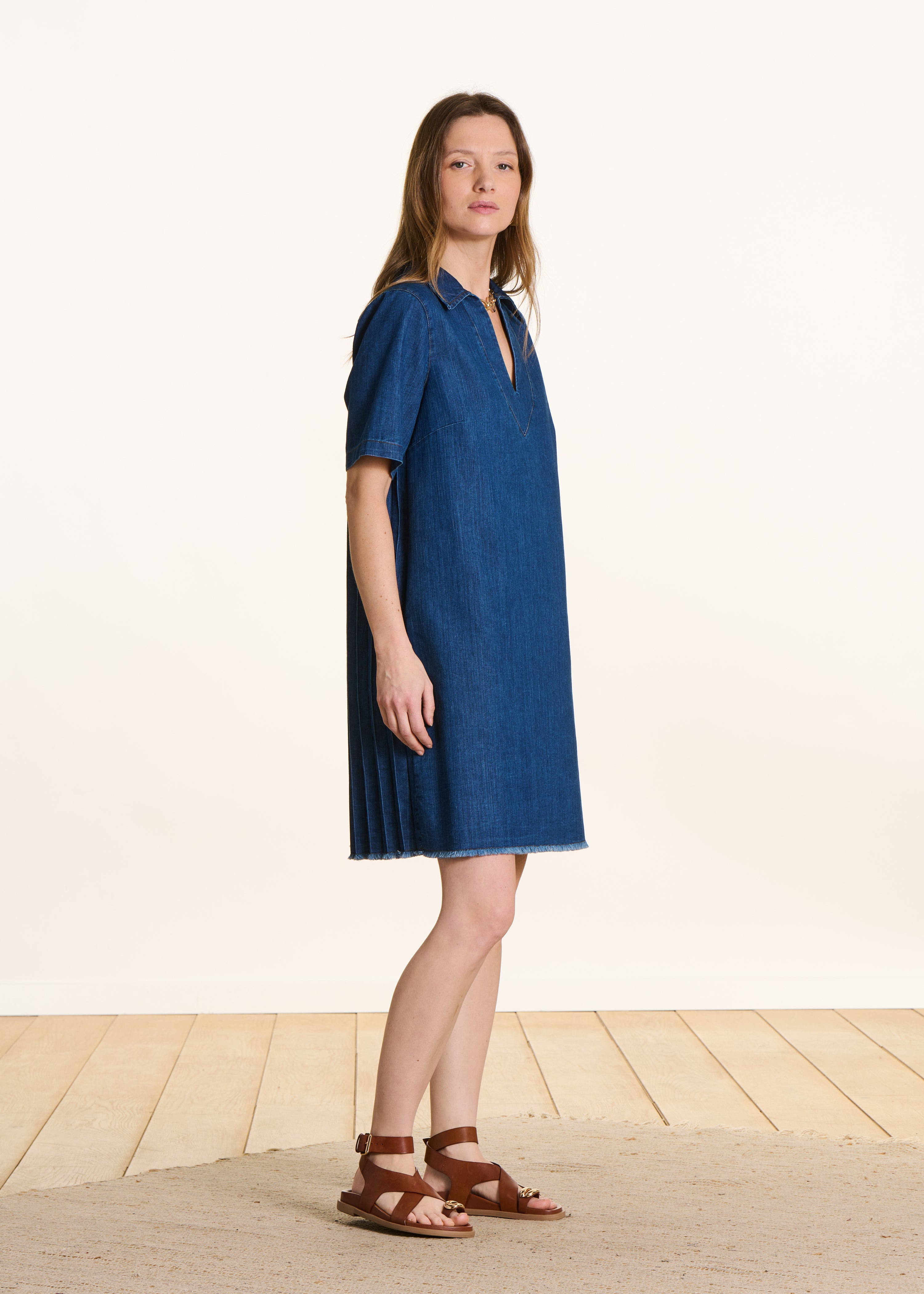 la-f-e-marabout-e-frida-jeanskleid-kurz-medium-polokragen image 1