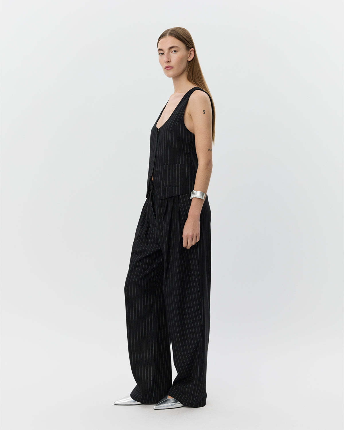 sofie-schnoor-women-carlottasw-hose-wei-schwarz-gestreift-nadelstreifen image 3