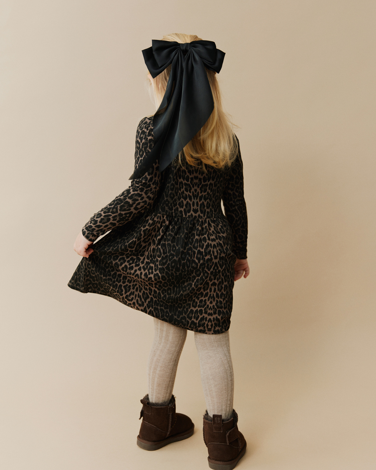 sofie-schnoor-kids-berrask-kleid-aop-leopard image 3