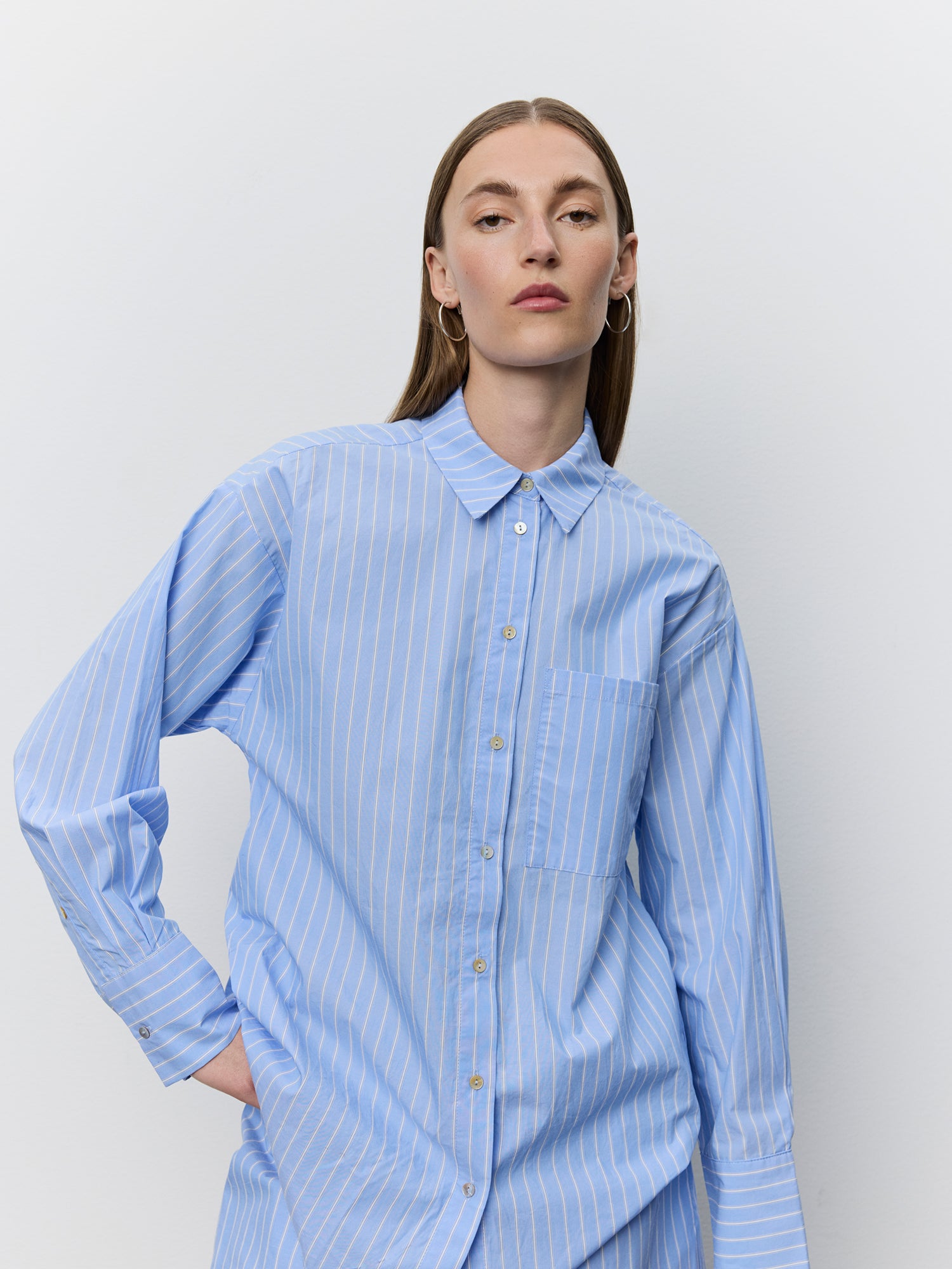 sofie-schnoor-women-adalenesw-hemd-hellblau-oversize image 5