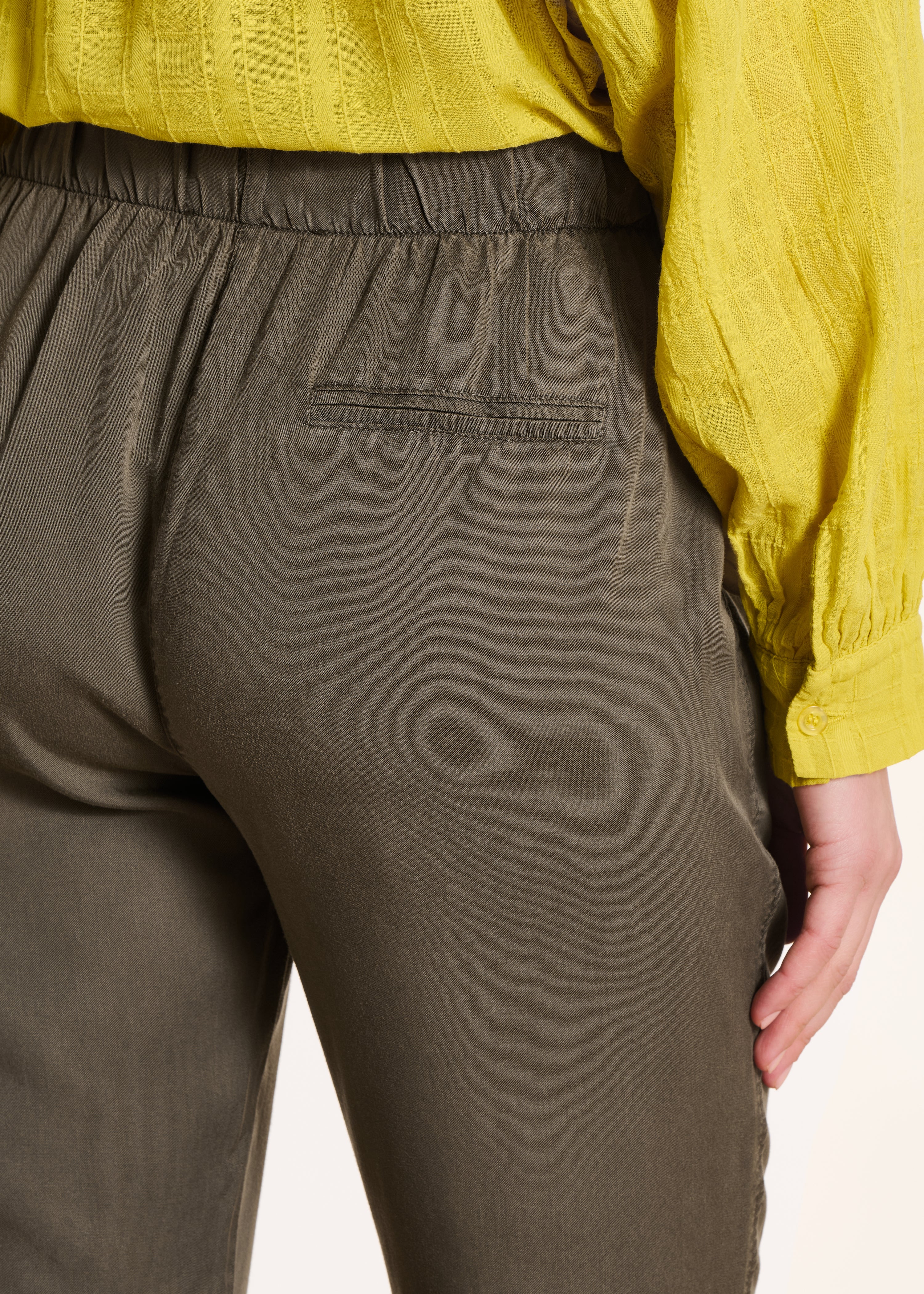 la-f-e-marabout-e-damila-hose-khaki-lyocell image 5