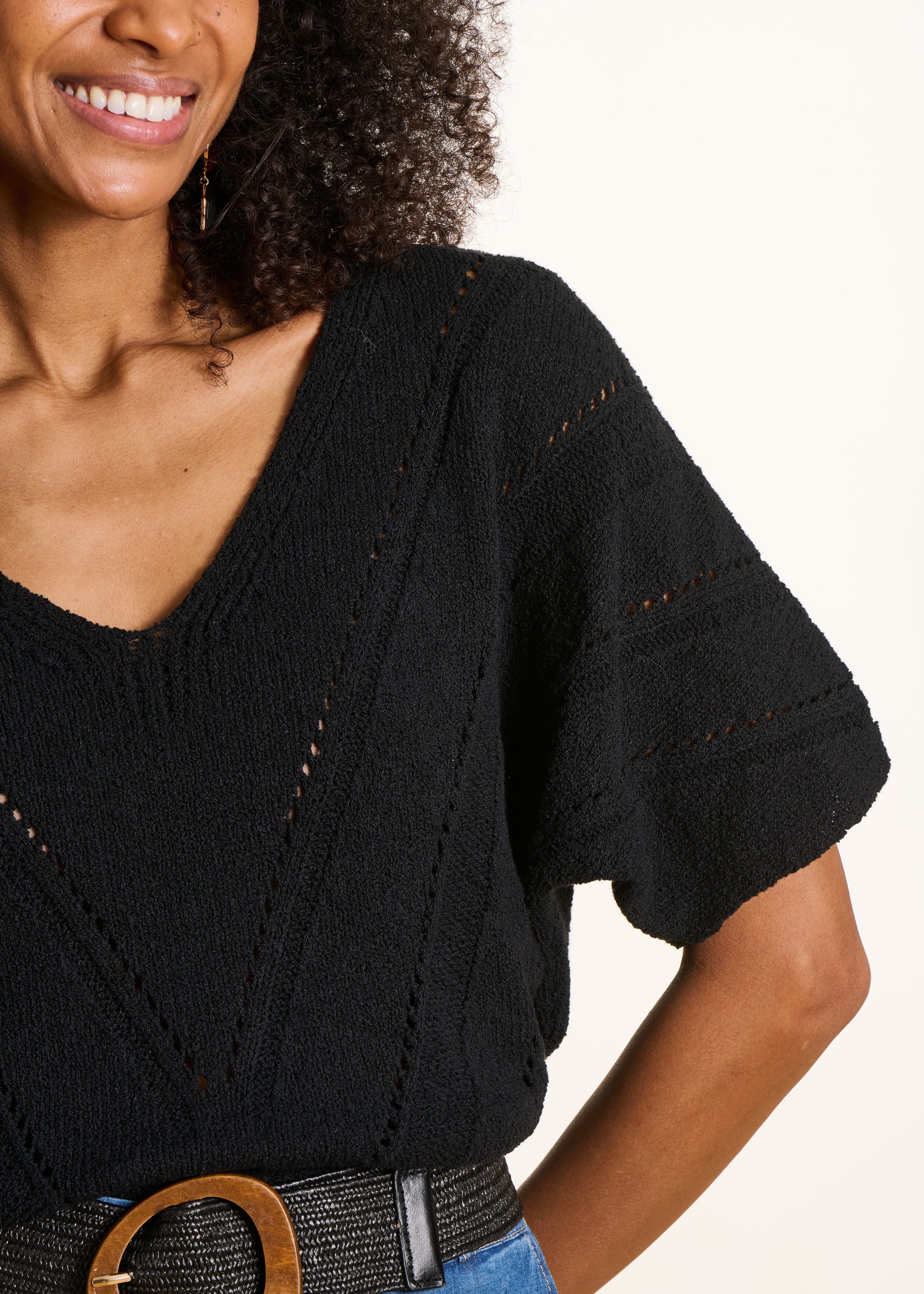 la-f-e-marabout-e-florius-pullover-schwarz-lochstrick-kurzarm image 5