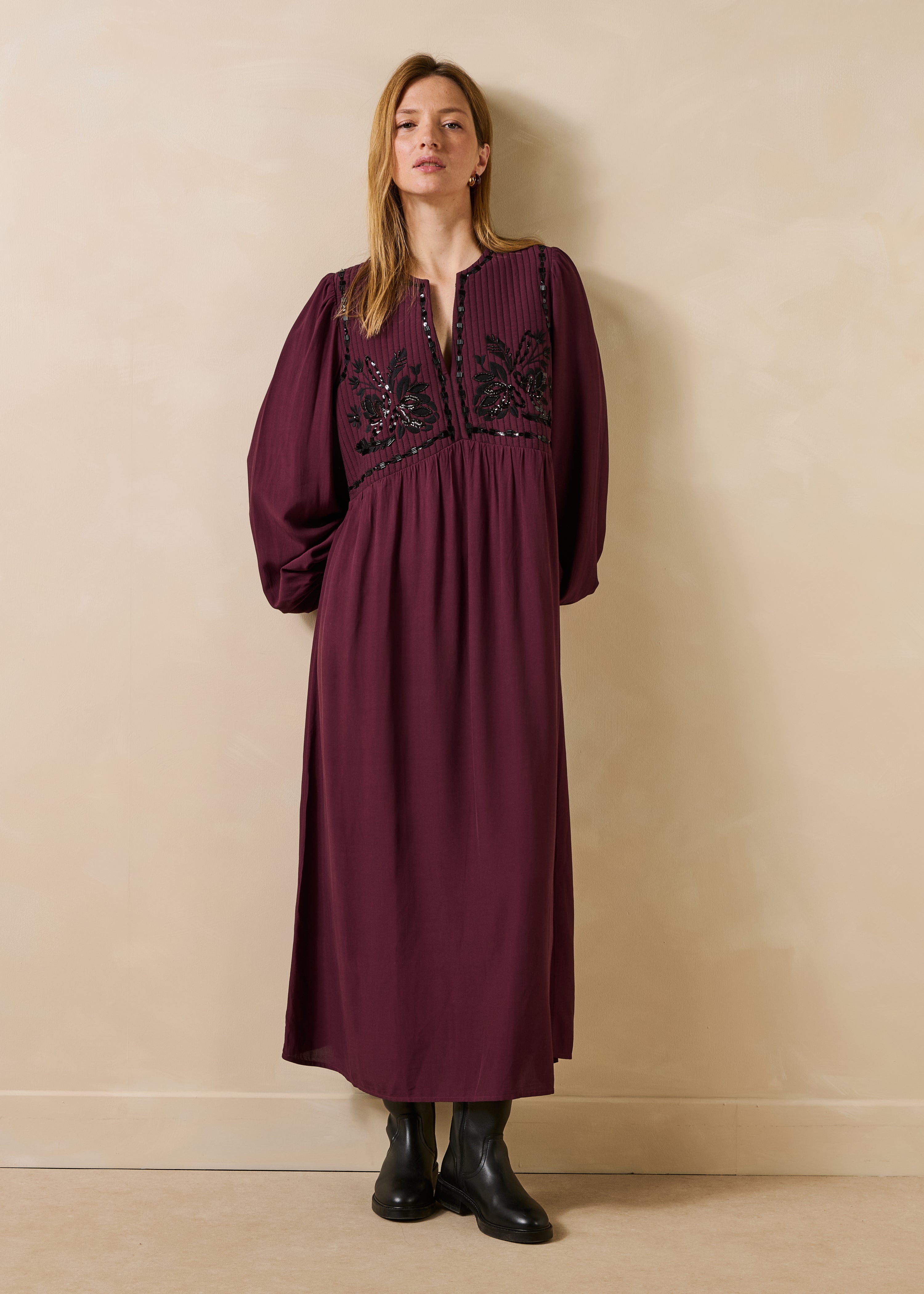 la-f-e-marabout-e-garabi-maxikleid-bordeaux-schwarz-v-ausschnitt image 2