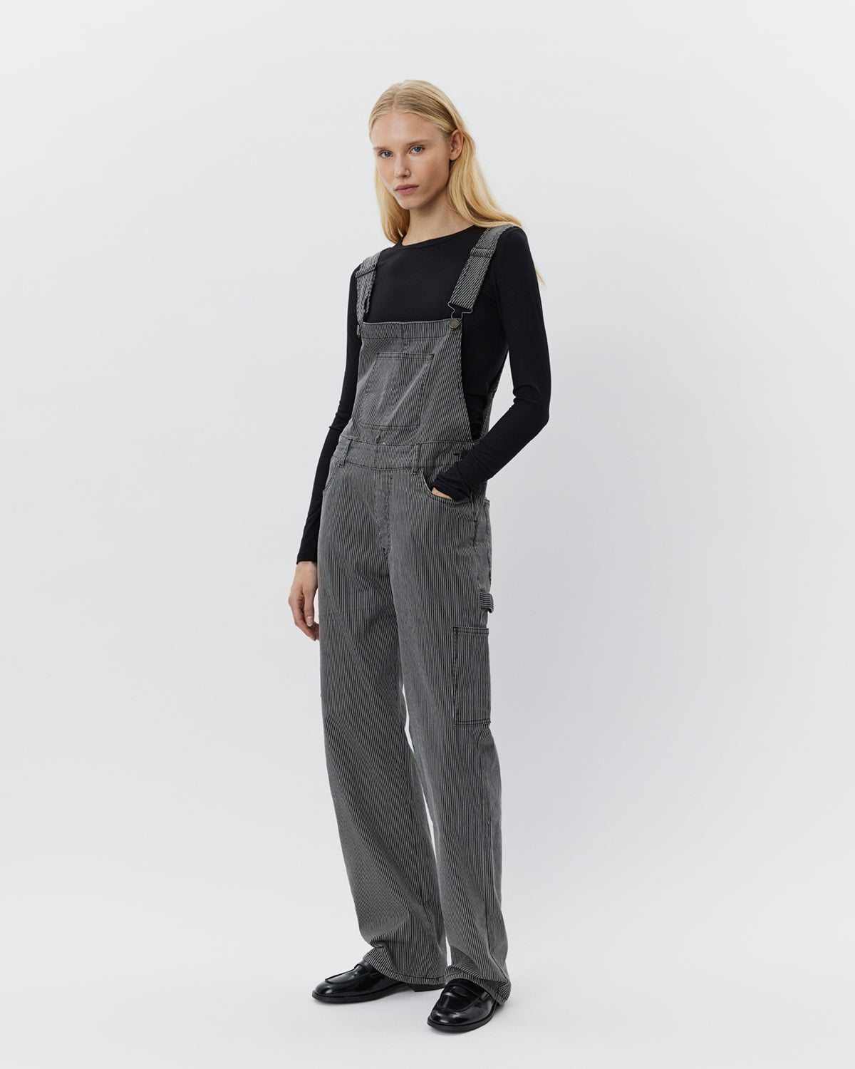 sofie-schnoor-women-florancasw-overalls-schwarz-gestreift image 4