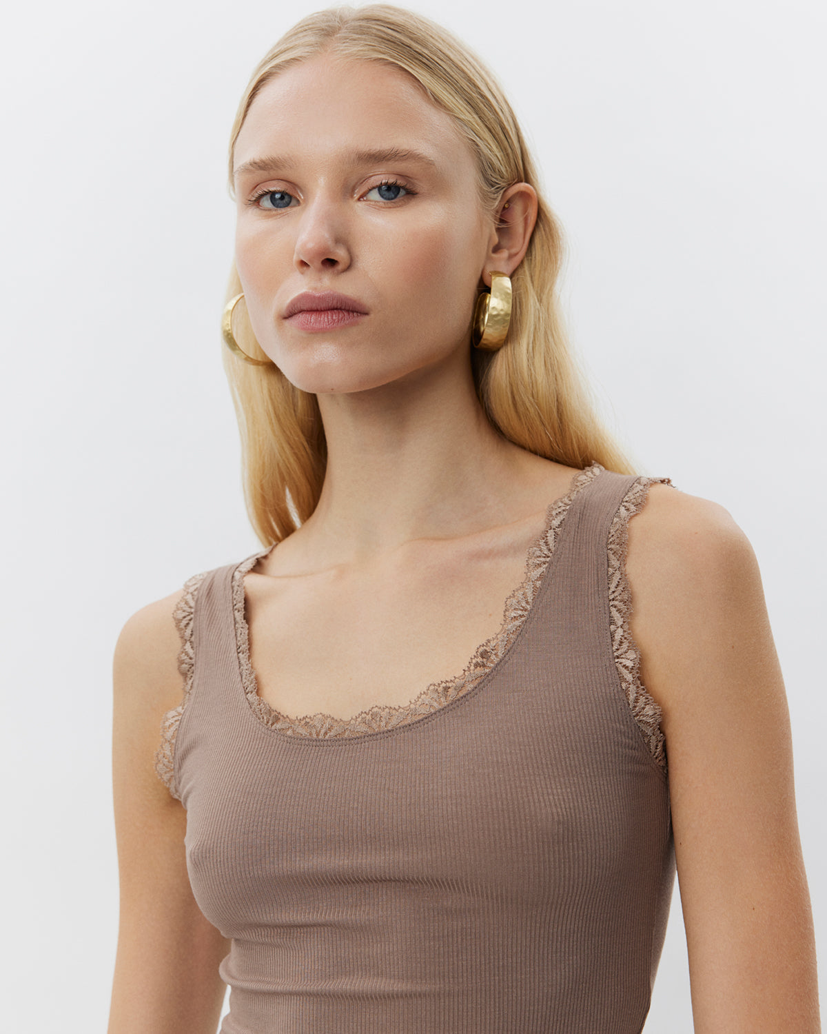 sofie-schnoor-women-ulrikkesw-top-braun-viskose-spitze image 5