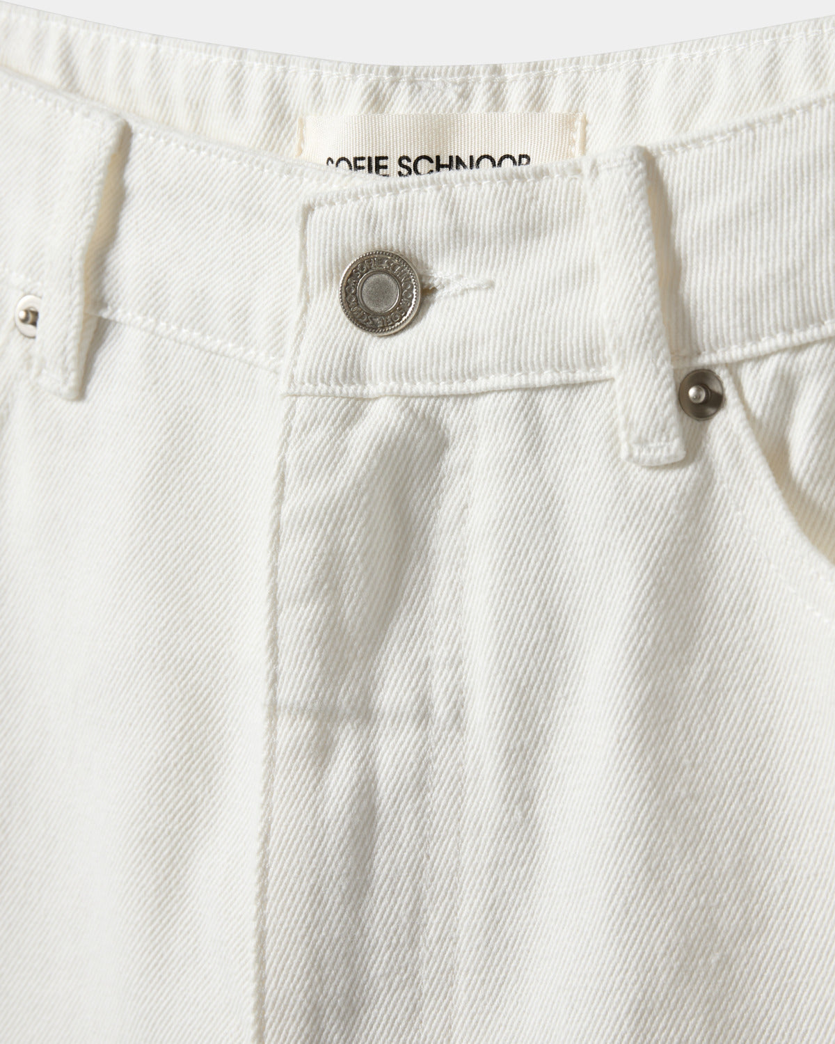 sofie-schnoor-women-stokesw-oversized-shorts-off-white-baumwolle image 7