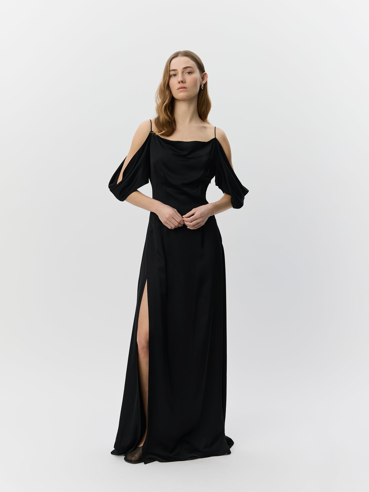 sofie-schnoor-women-simjasw-maxikleid-schwarz-satin image 2
