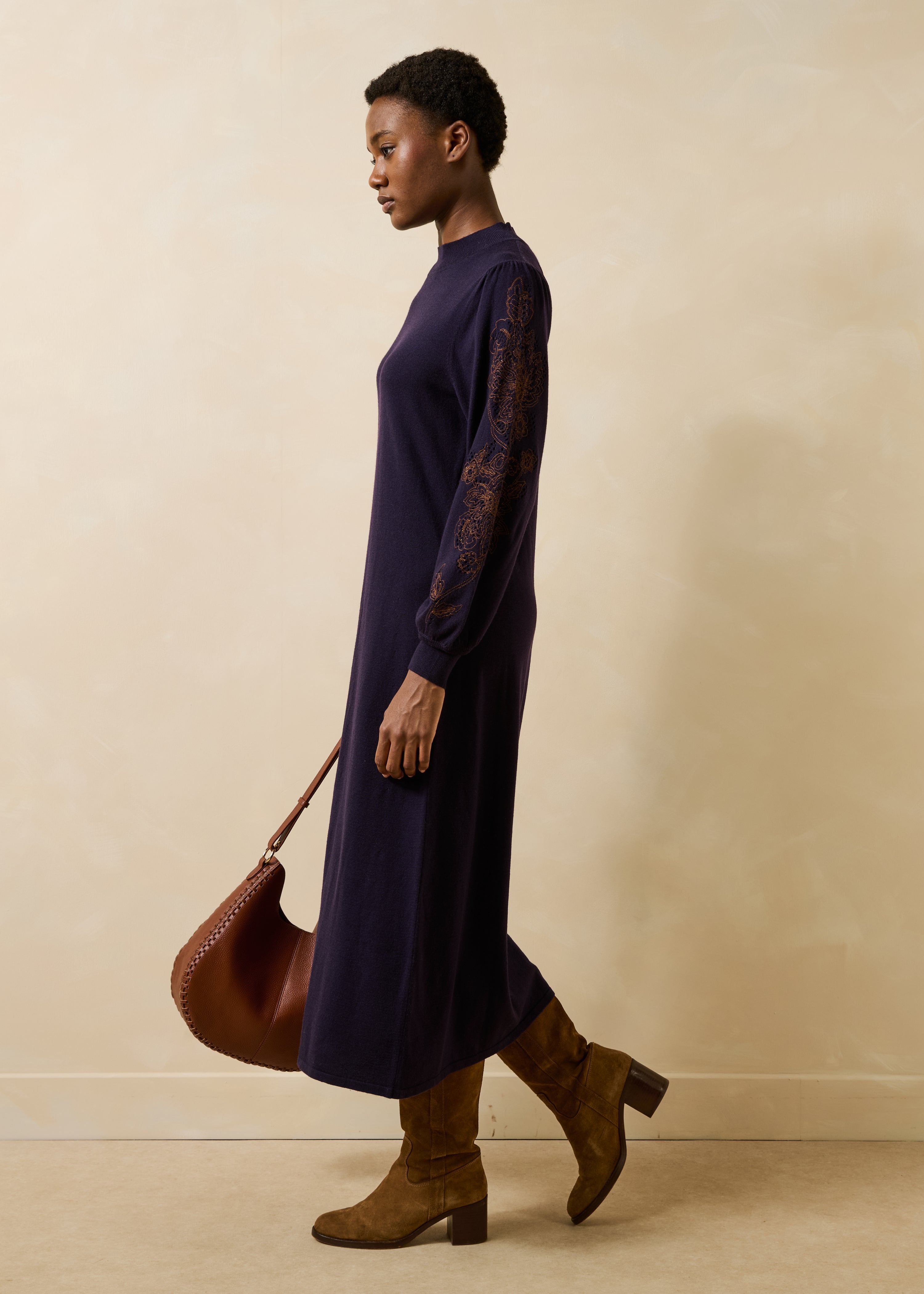 la-f-e-marabout-e-gebina-kleid-violett-midi-stickerei image 2