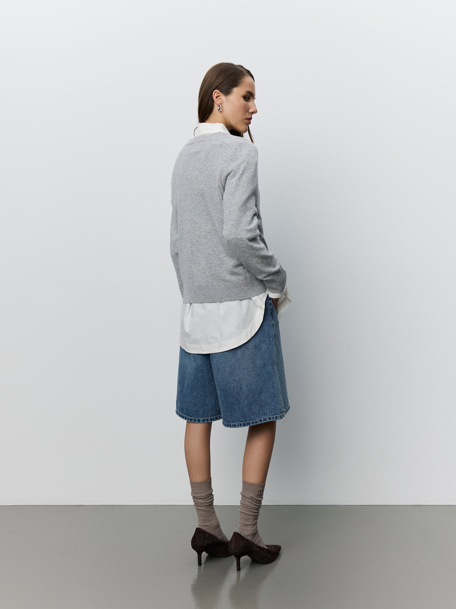 sofie-schnoor-women-stokesw-shorts-denim-blue-oversized image 4