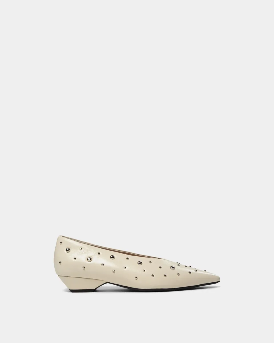 sofie-schnoor-royasw-ballerina-leder-off-white-nieten image 1