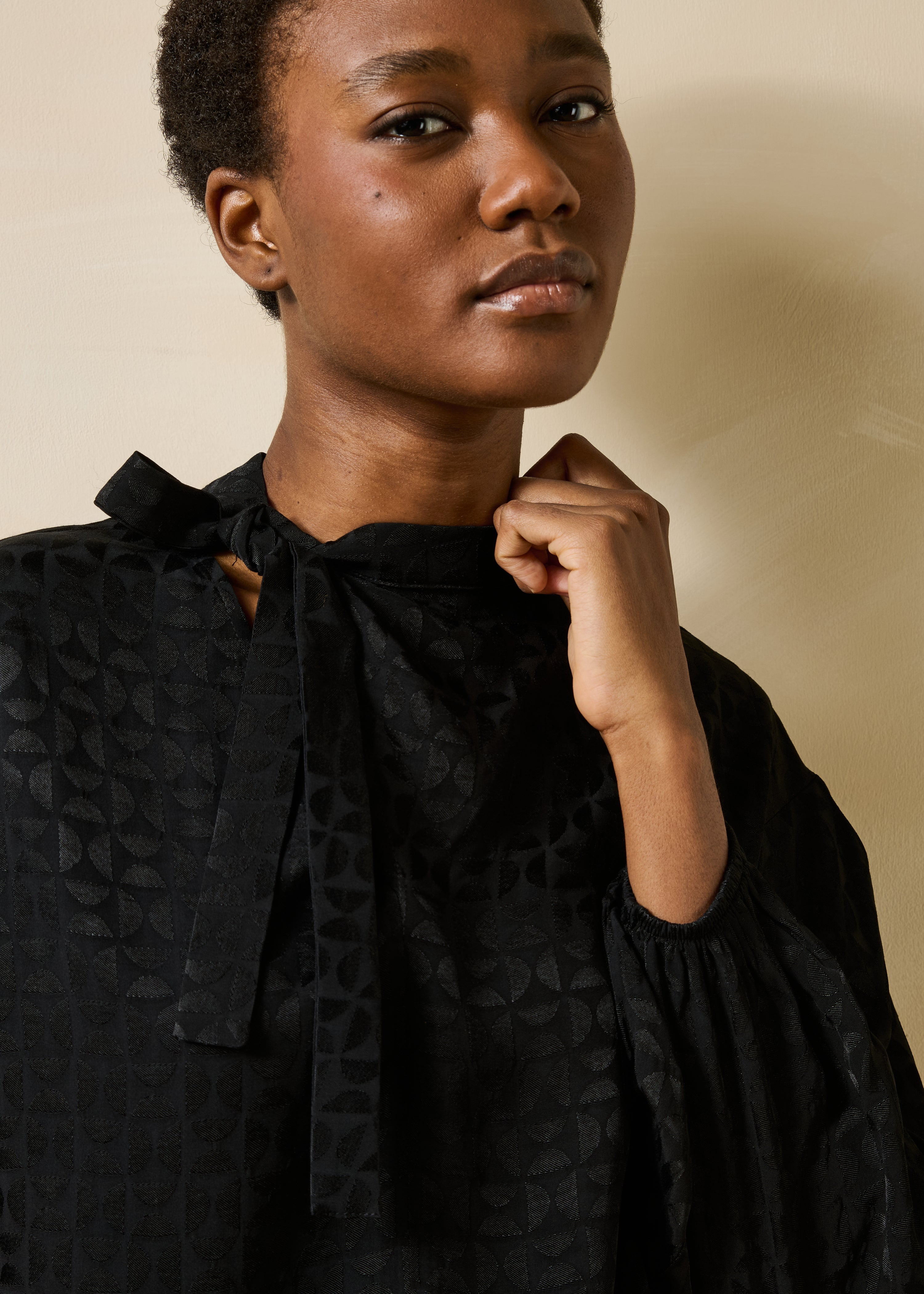 la-f-e-marabout-e-genty-bluse-schwarz-viskose-lavalli-re image 5