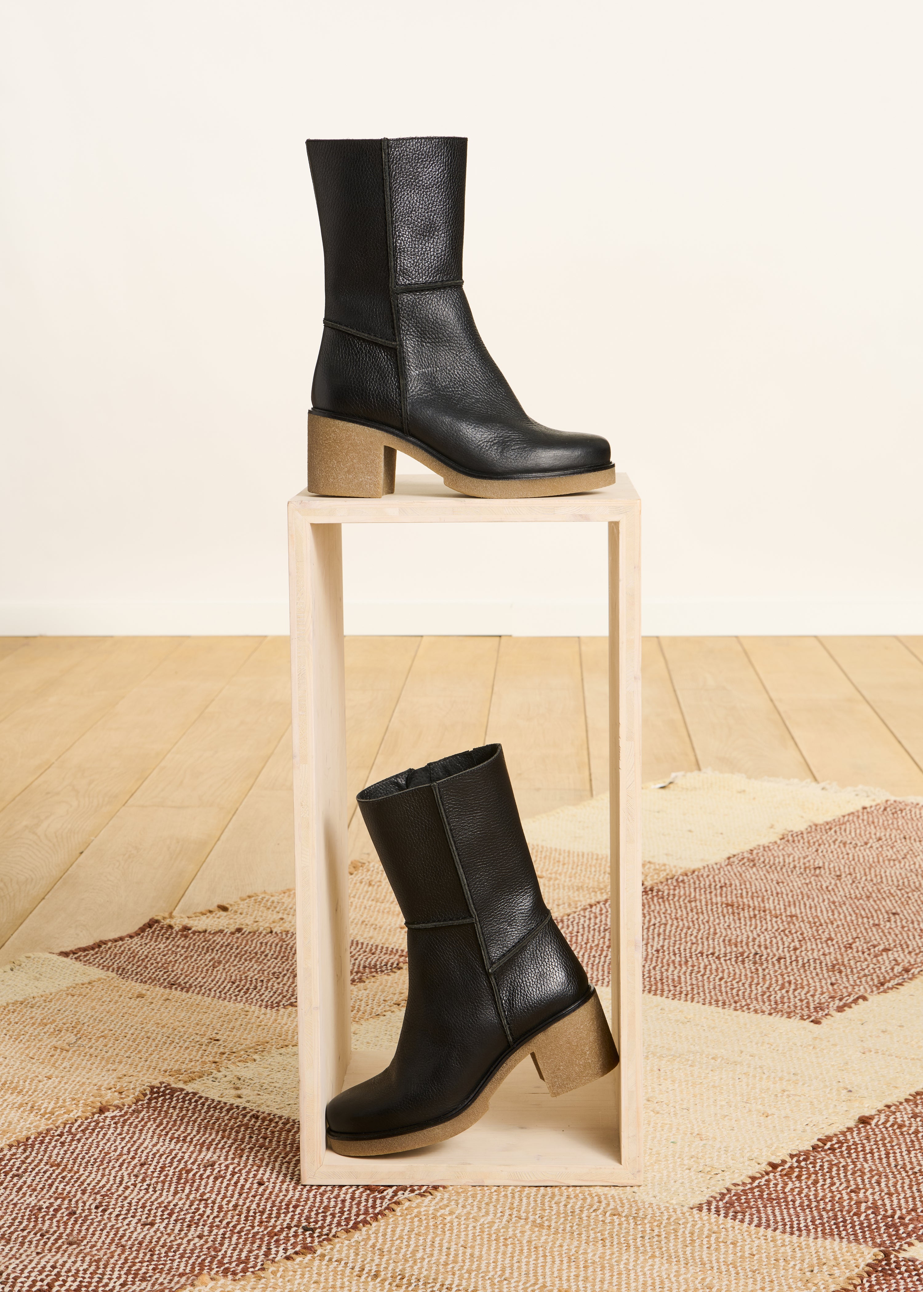 la-f-e-marabout-e-tansu-stiefeletten-schwarz-leder-absatz image 3