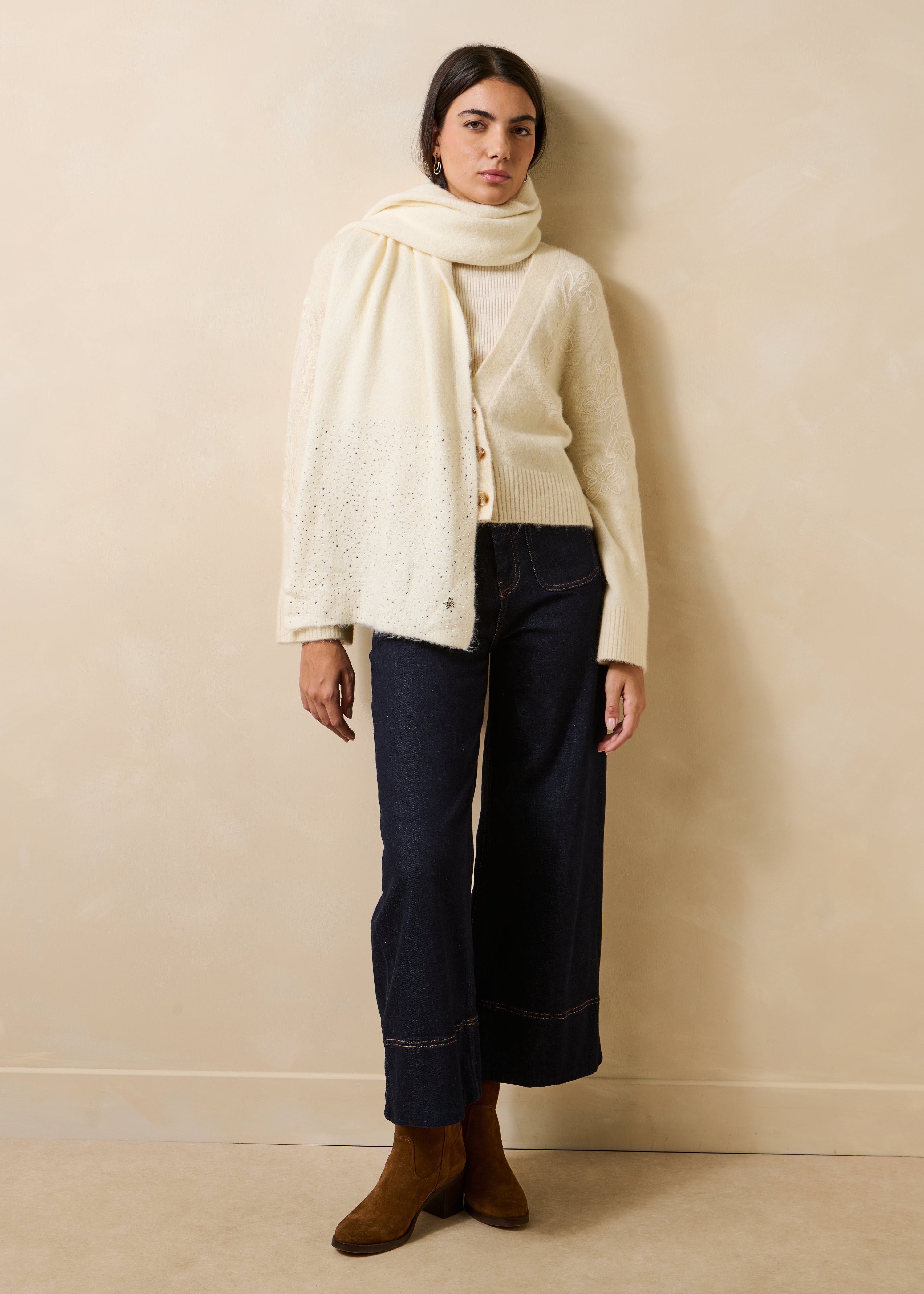 la-f-e-marabout-e-grapal-schal-ecru-mit-strass image 3