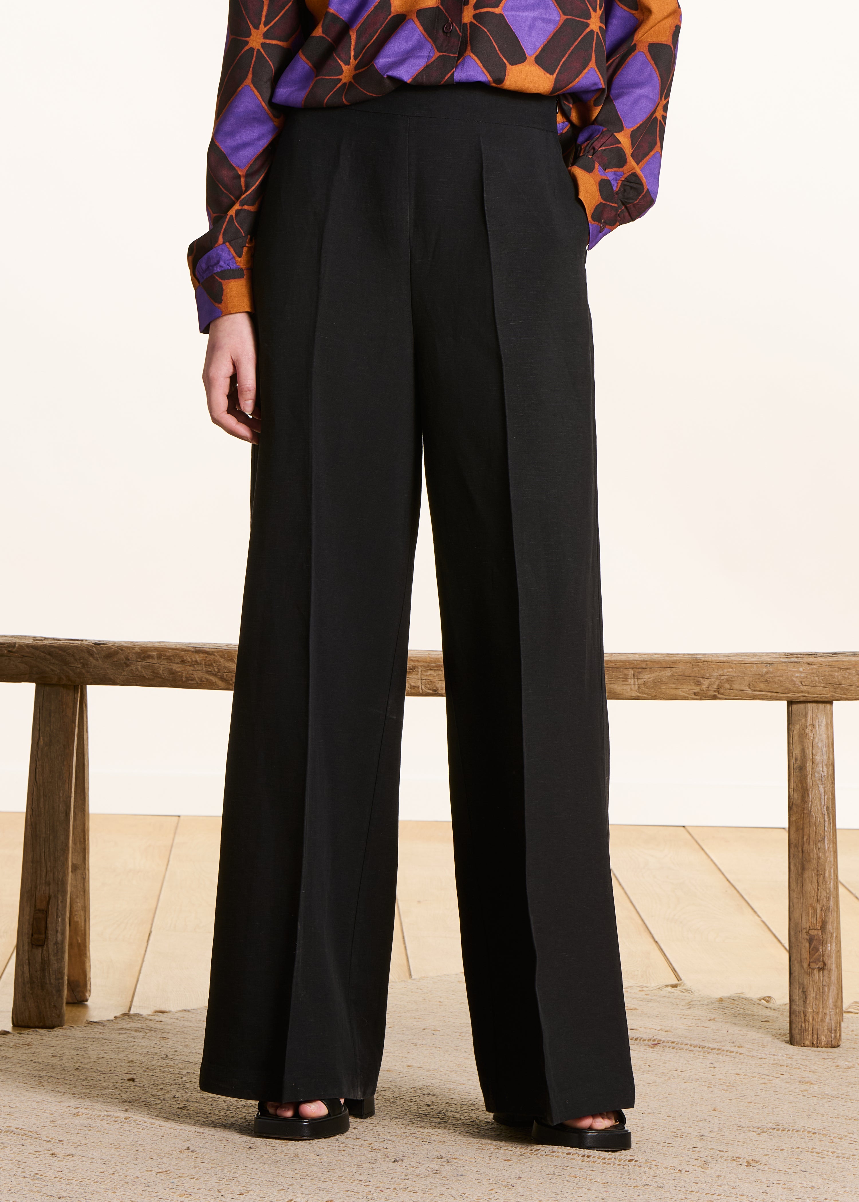 la-f-e-marabout-e-derick-stoffhose-schwarz-leinen-high-waist image 2