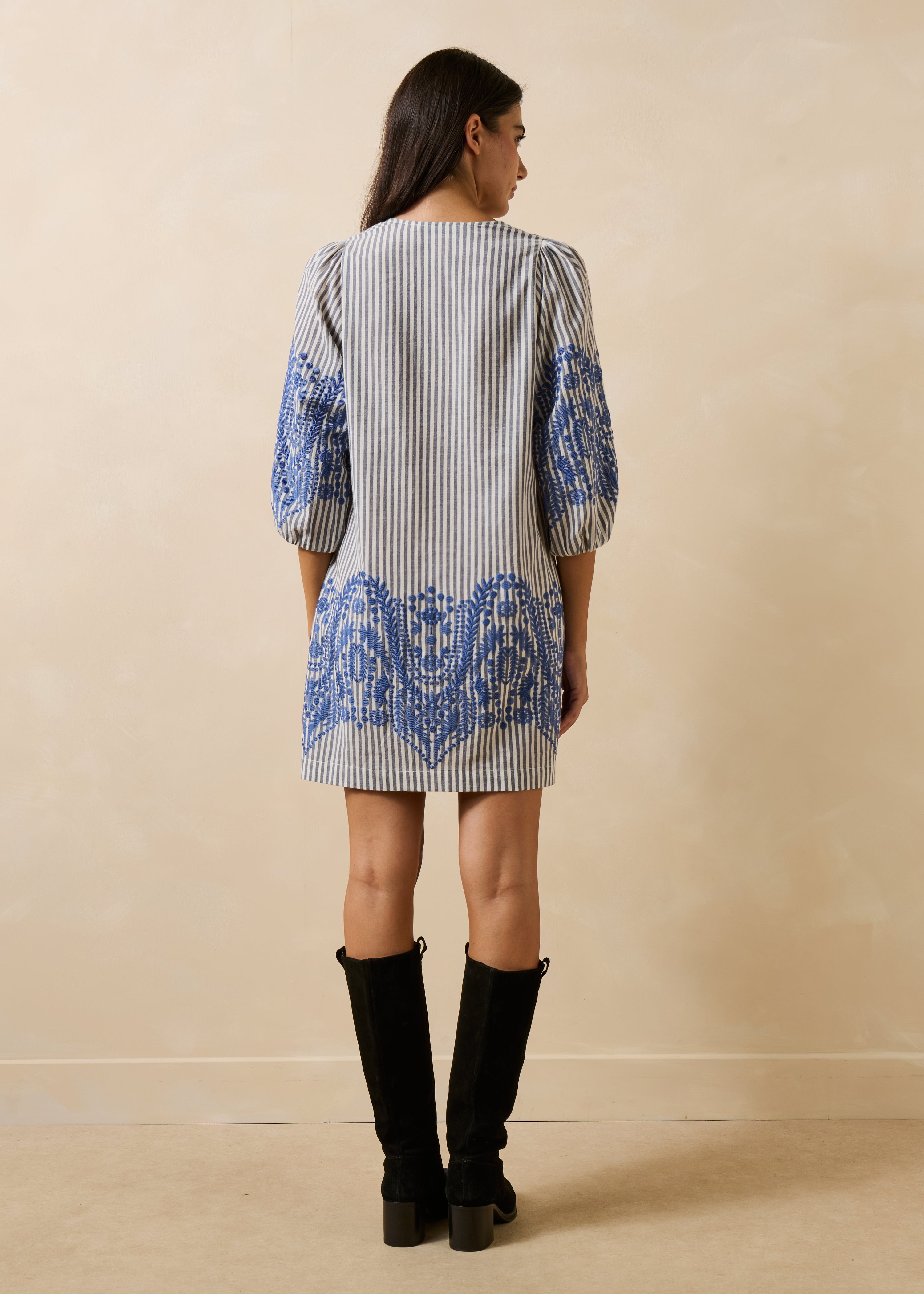 la-f-e-marabout-e-daia-kleid-marine-gestreift-kurz image 3