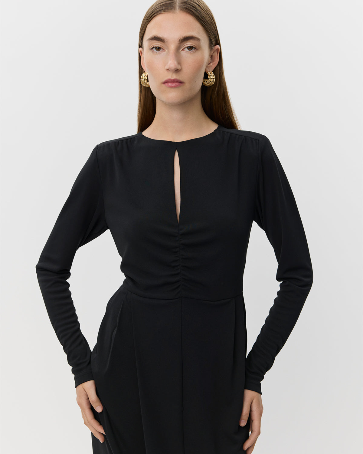 sofie-schnoor-sandrasw-dress-maxikleid-schwarz-langarm image 5