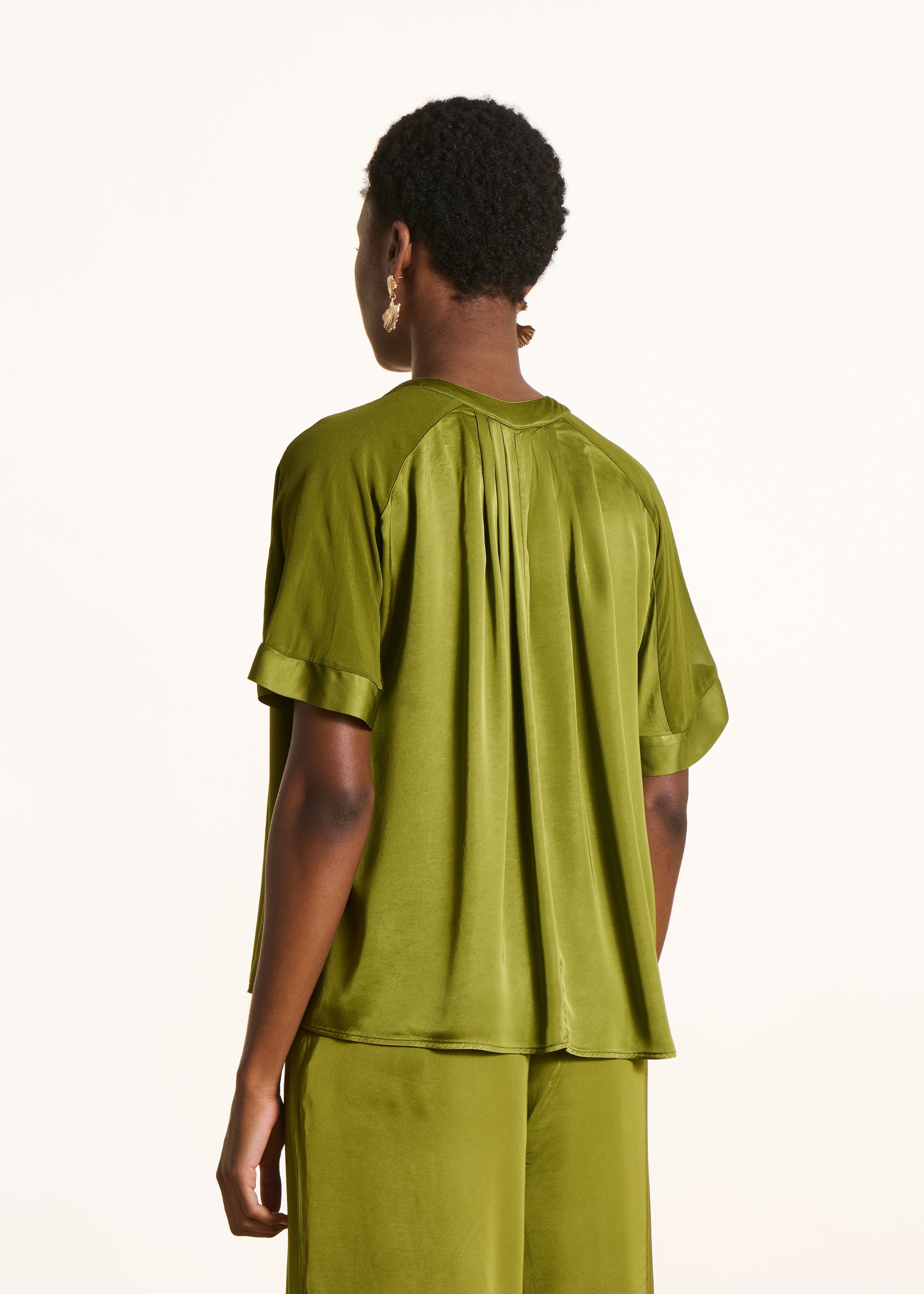 la-f-e-marabout-e-felina-r-bluse-gr-n-satin-gr-34 image 3