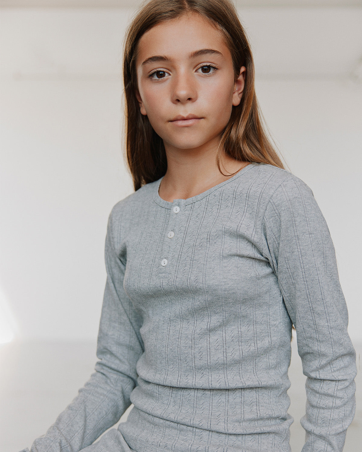 sofie-schnoor-young-petriciasy-t-shirt-grau-langarm-bio image 2
