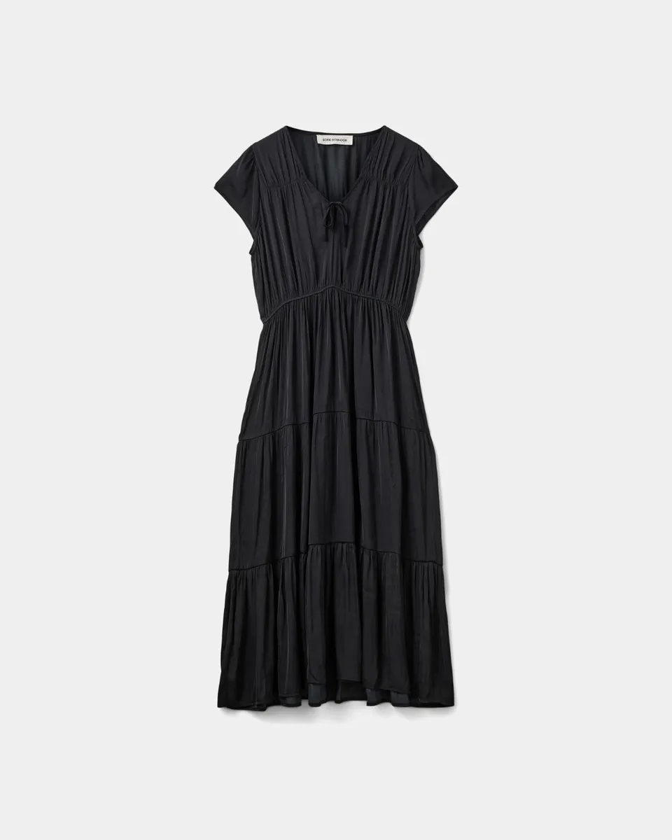 sofie-schnoor-women-jannesw-maxikleid-schwarz-lagenlook image 1