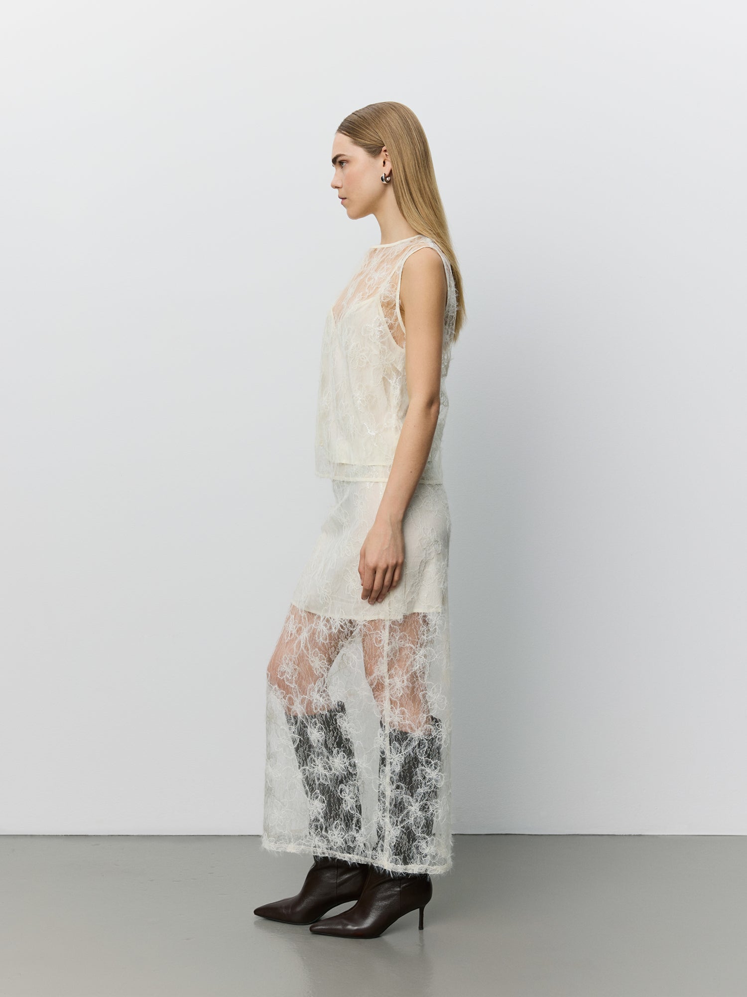 sofie-schnoor-women-odessasw-top-s263415-spitzentop-creme-yellow image 3