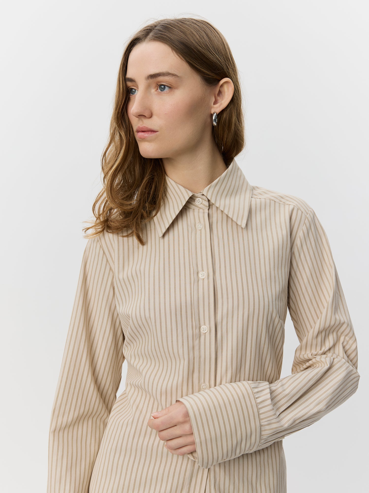 sofie-schnoor-women-wildasw-bluse-slim-fit-hellbraun-gestreift image 5