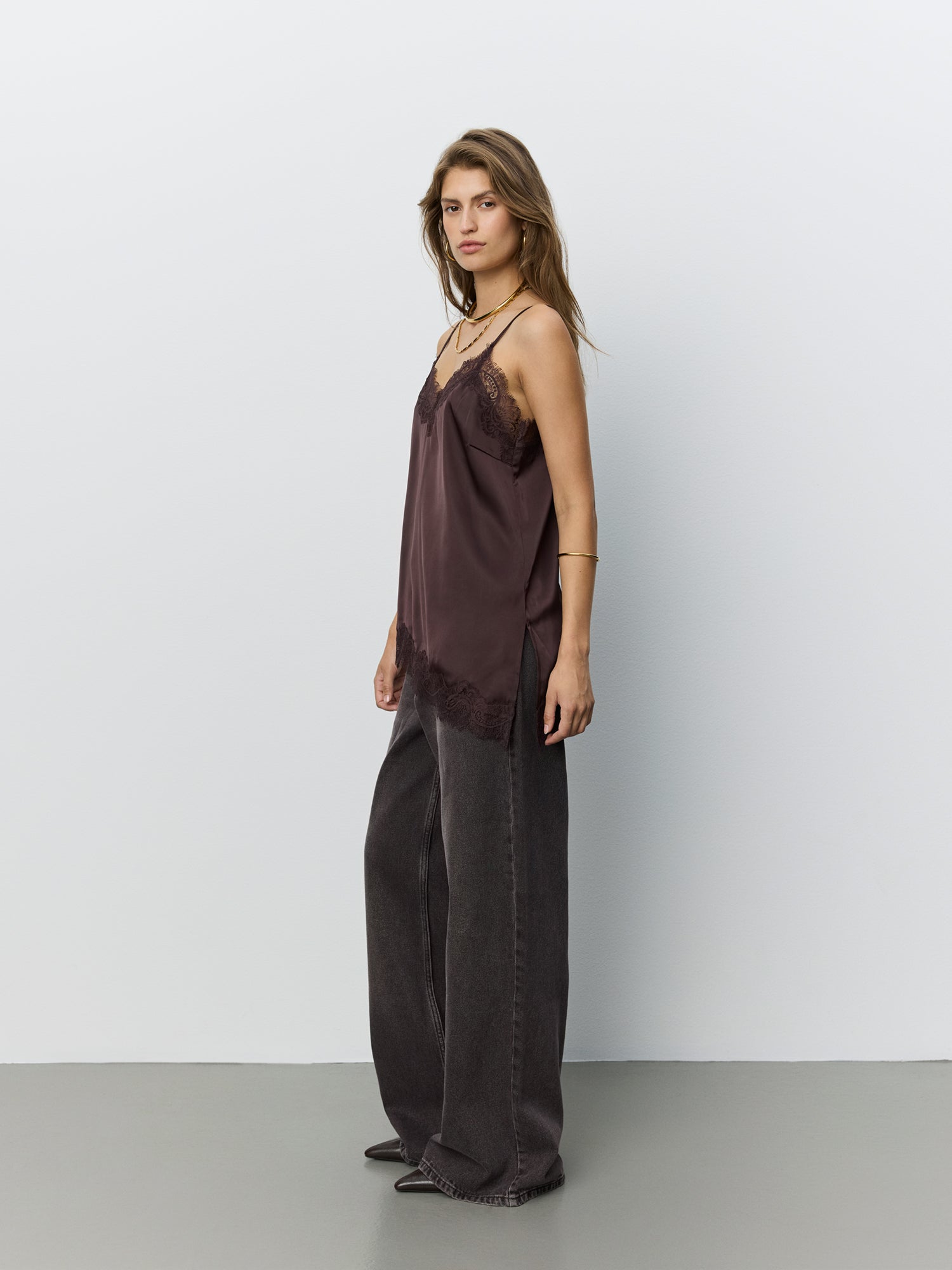 sofie-schnoor-women-leonasw-satin-spitzentop-dark-plum-36 image 3