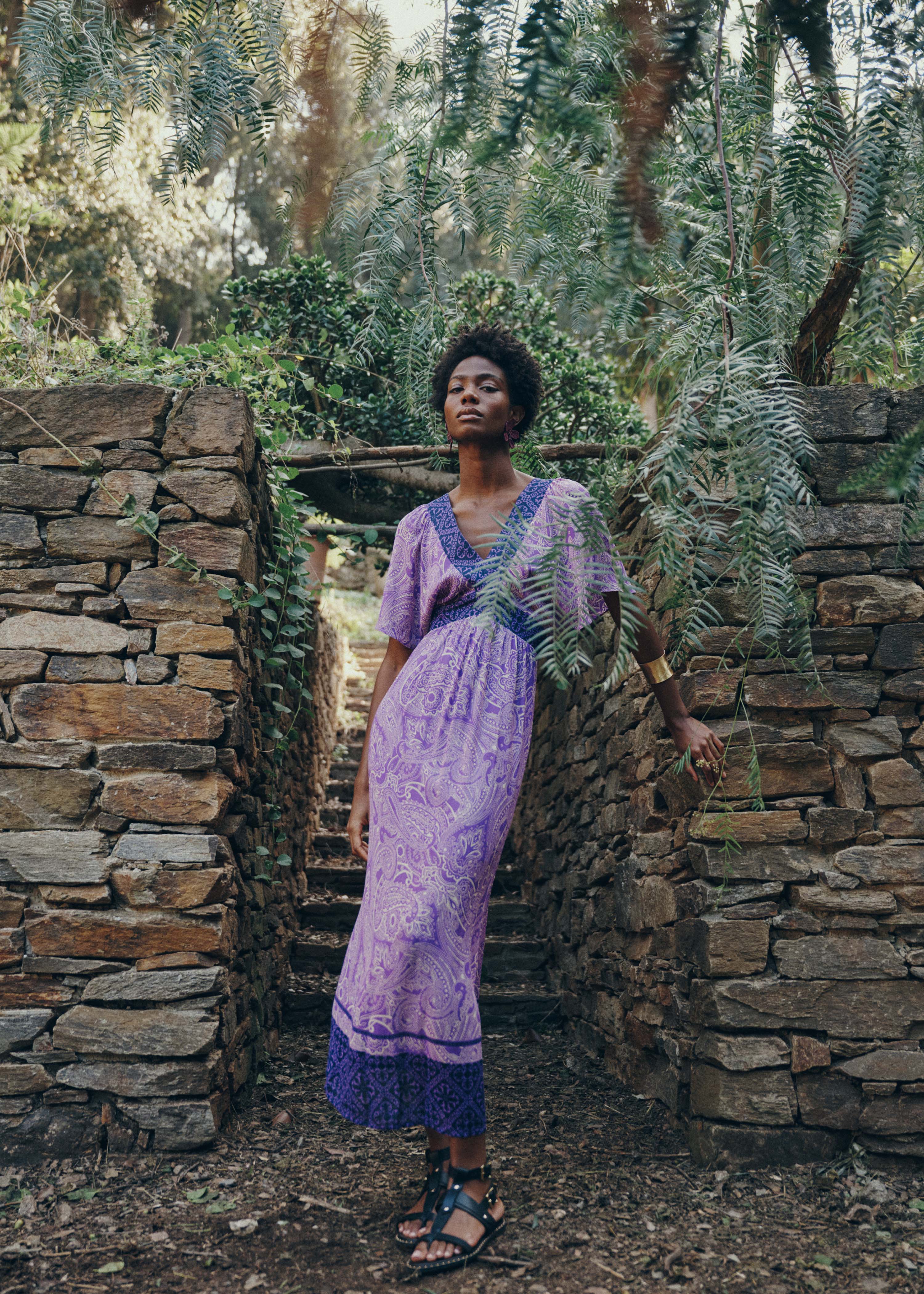 la-f-e-marabout-e-robes-kleid-violett-lang-paisley image 1