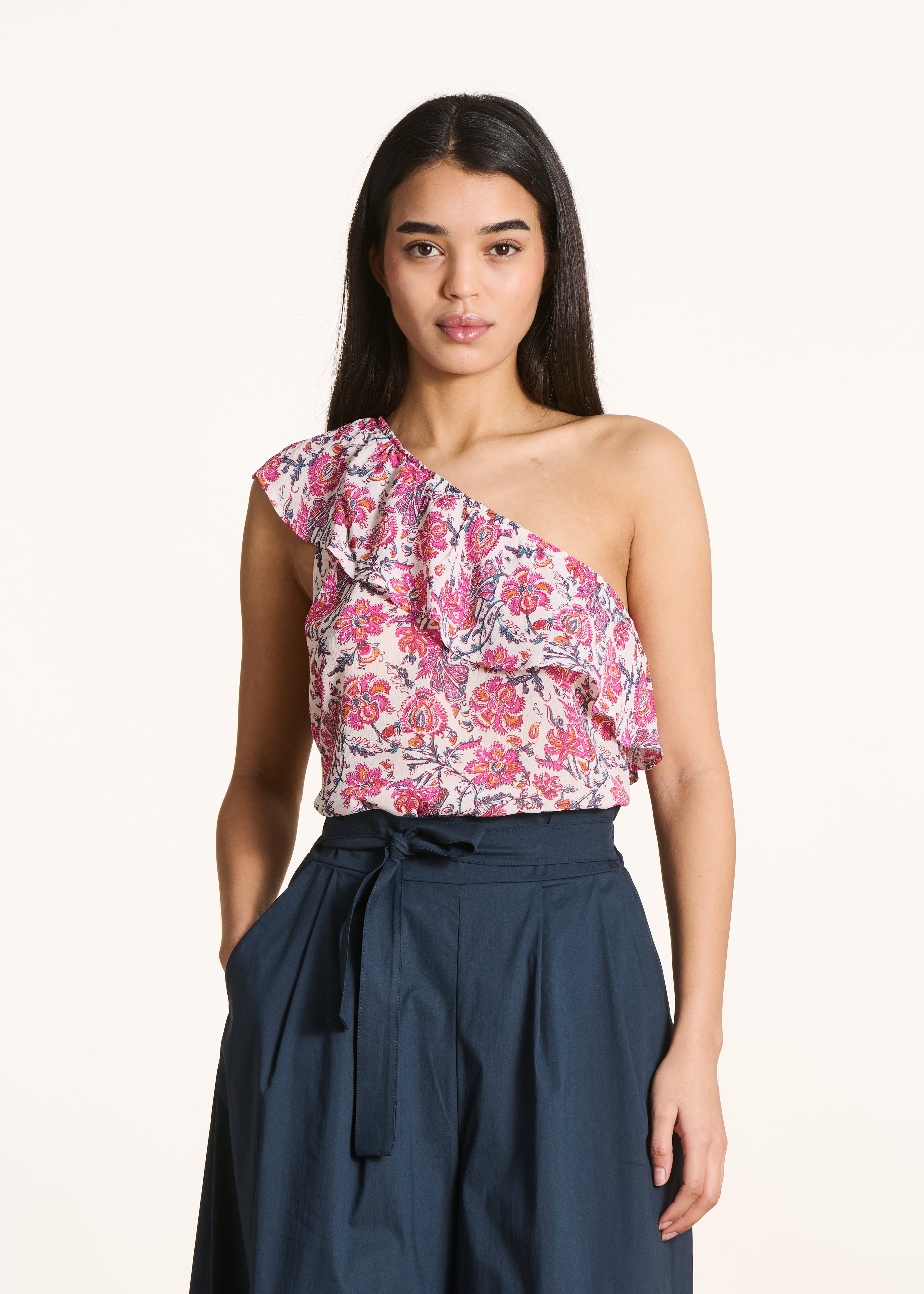 la-f-e-marabout-e-top-farala-rosa-crop-one-shoulder image 1