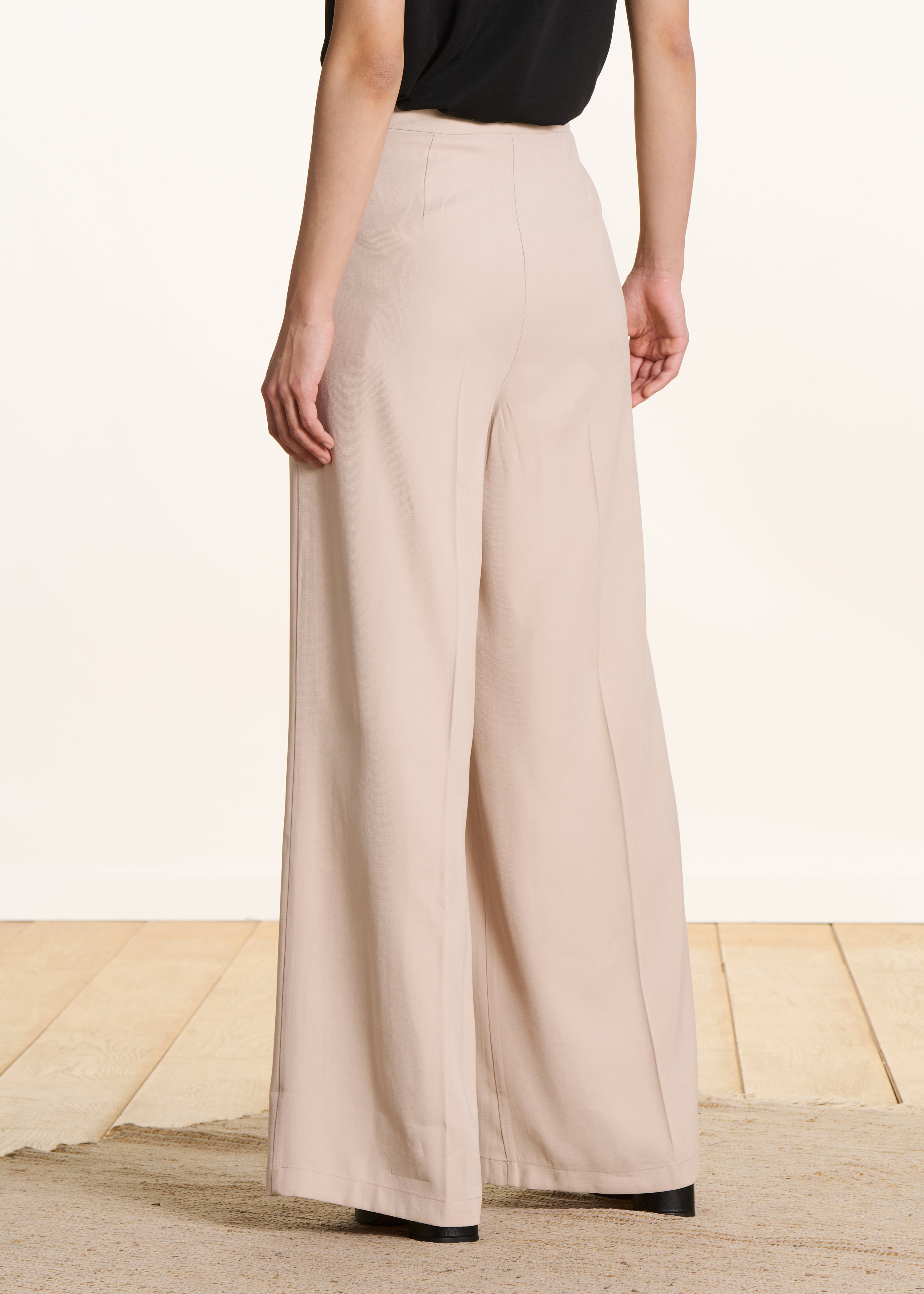 la-f-e-marabout-e-derick-hose-beige-high-waist-weit image 3