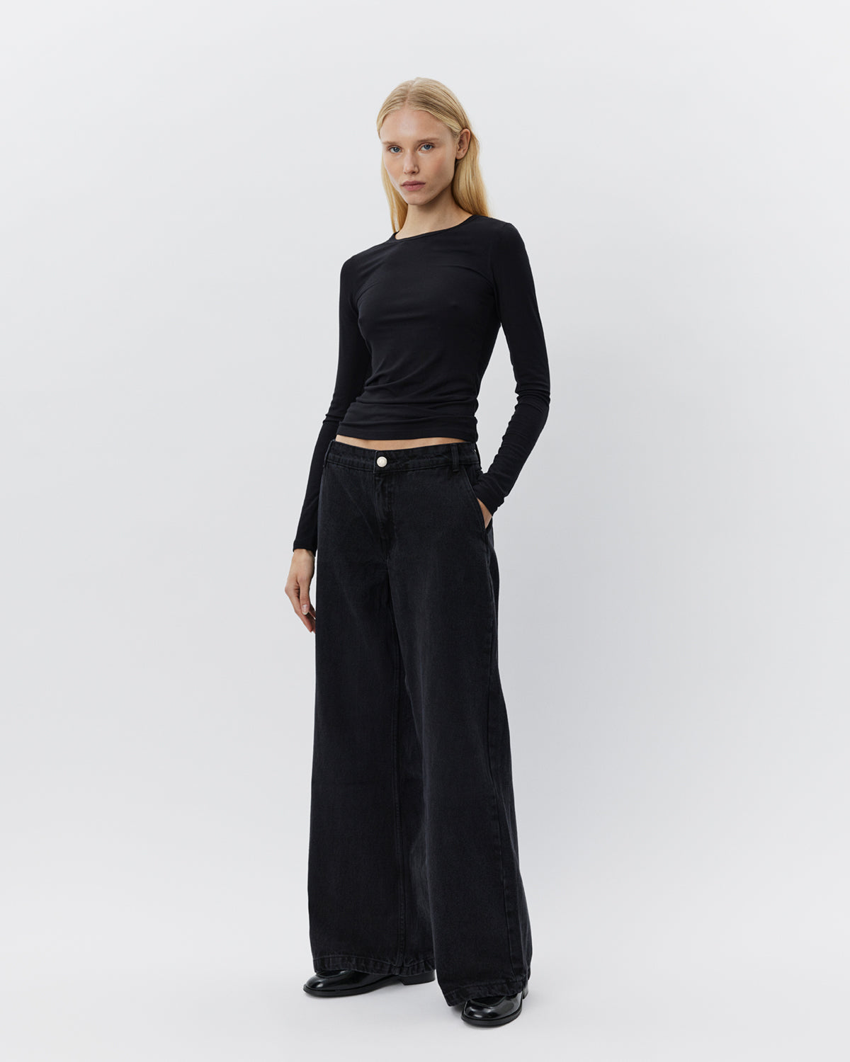 sofie-schnoor-women-petriciasw-langarmshirt-schwarz-slimfit image 4