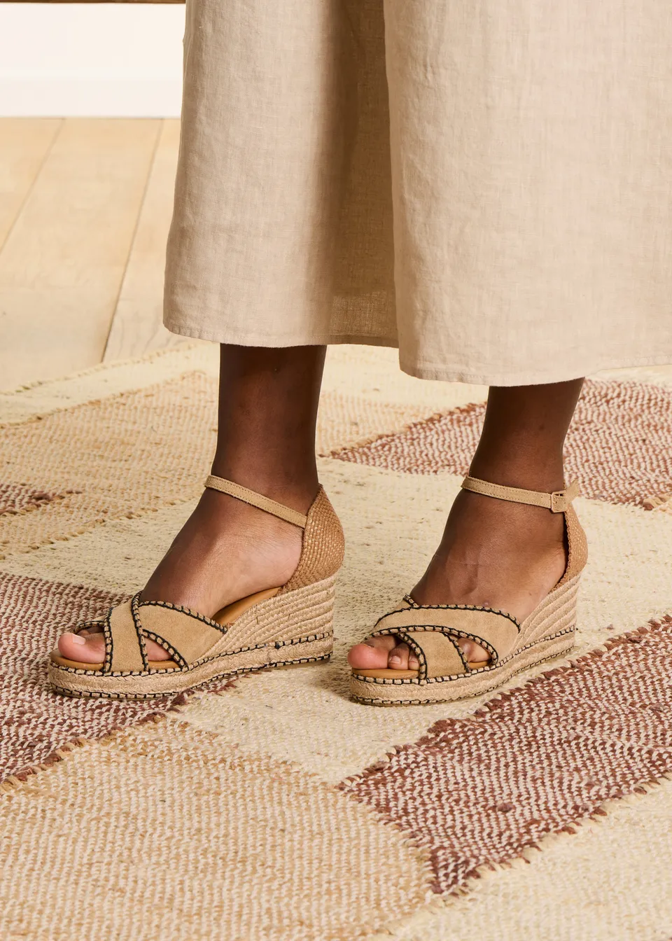 la-f-e-marabout-e-espadrilles-beige-keilabsatz-jute-offene-spitze image 1
