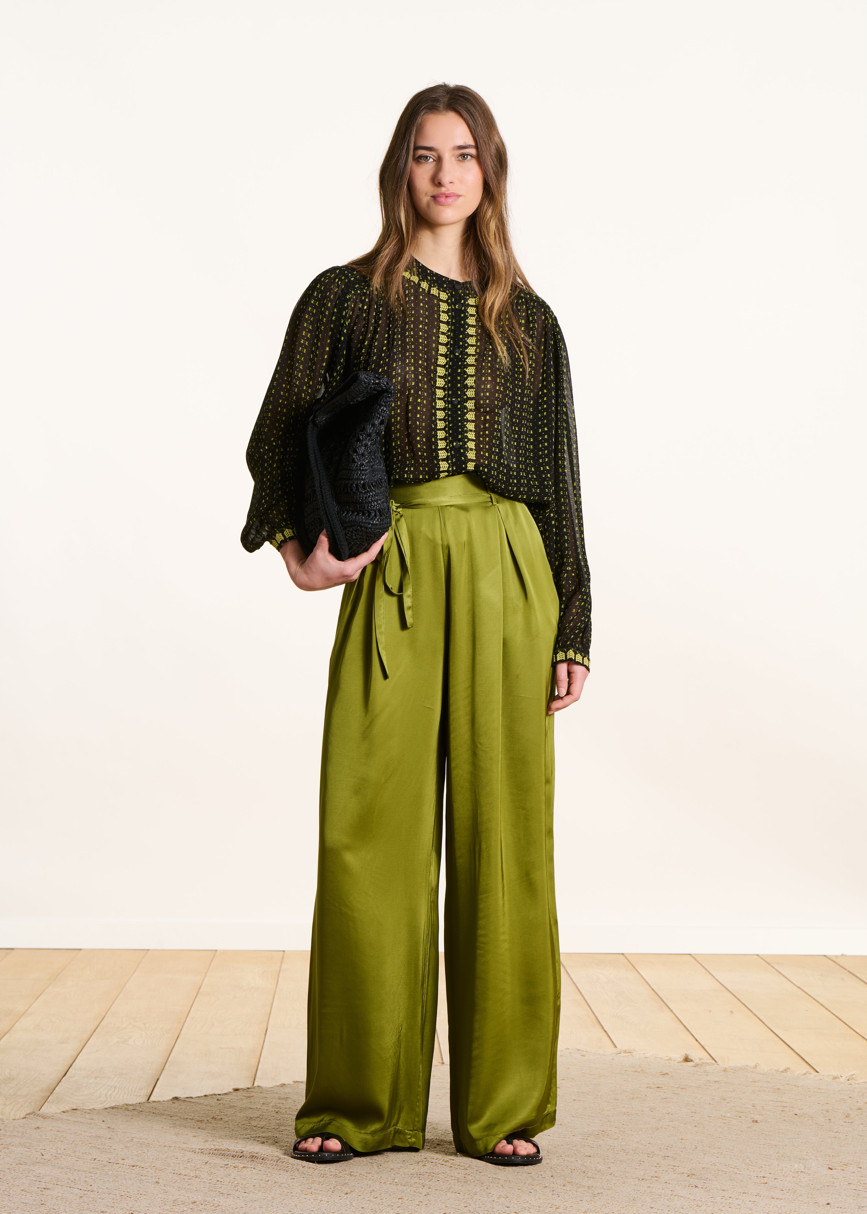 la-f-e-marabout-e-ferouz-hose-gr-n-satin-weites-bein image 1