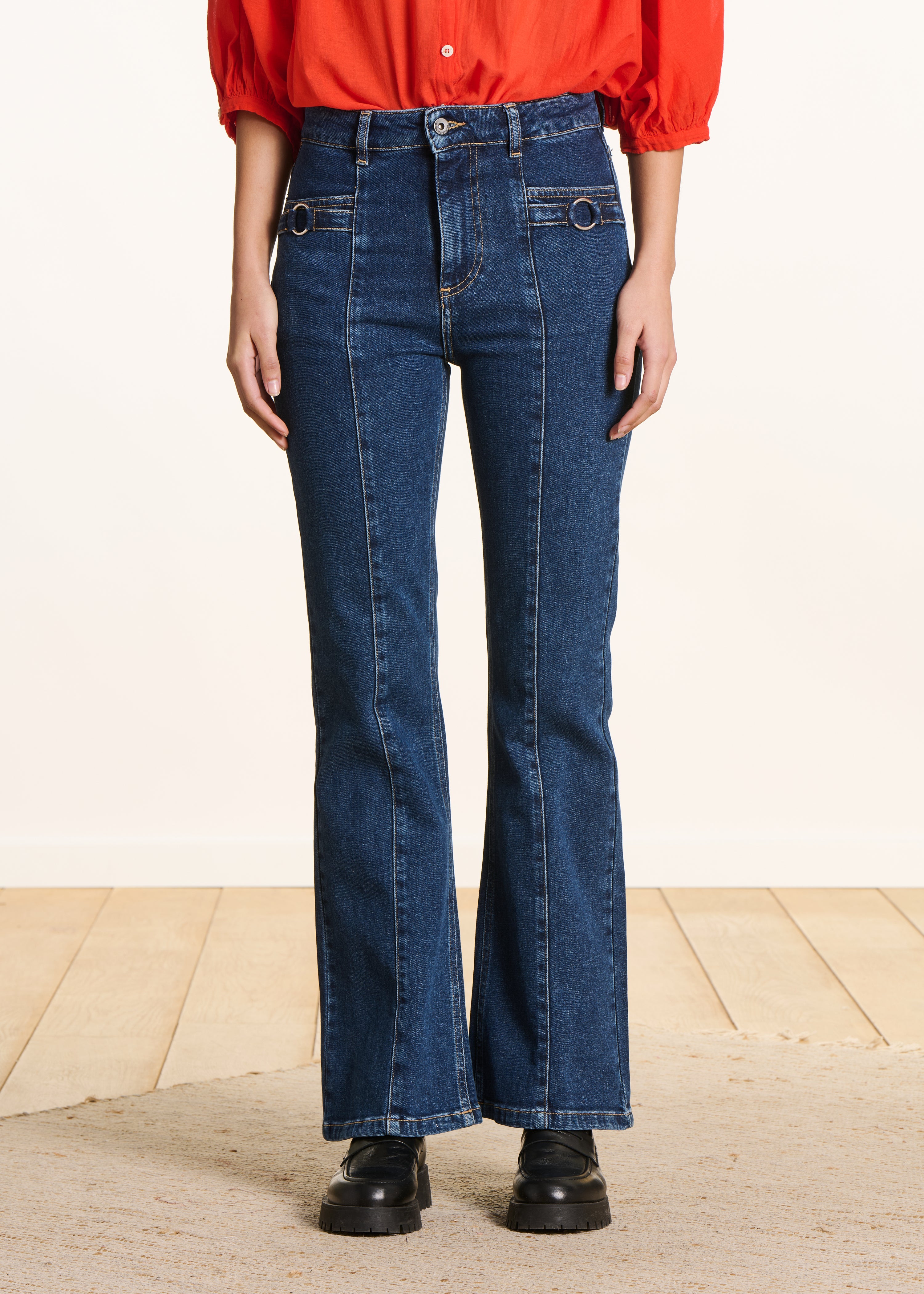 la-f-e-marabout-e-flare-high-waist-jeans-blau-bio-baumwolle image 2