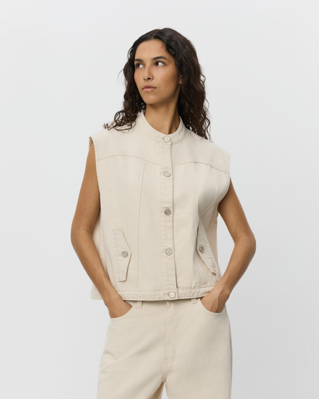 sofie-schnoor-women-danasw-weste-off-white-denim image 5