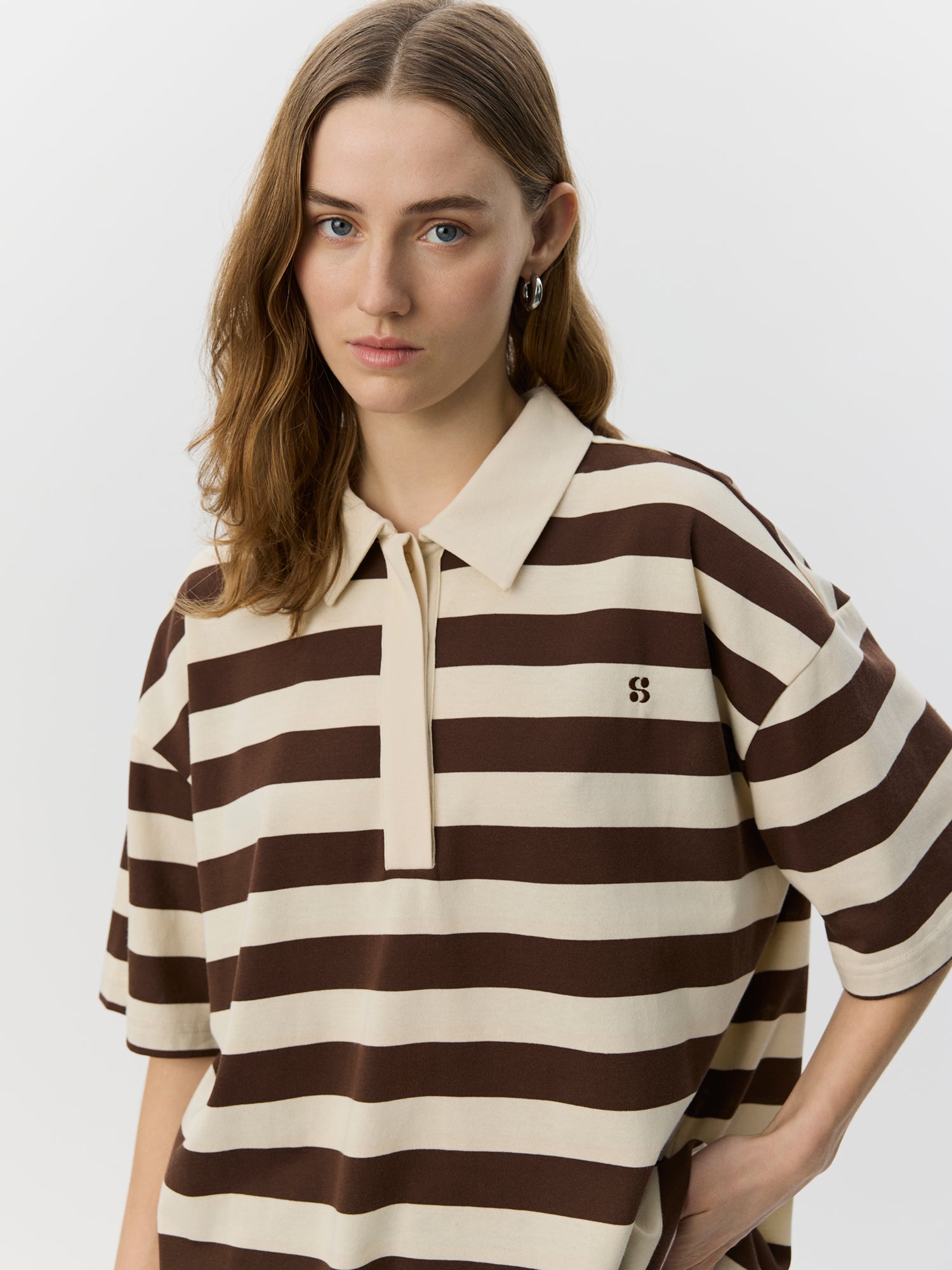 sofie-schnoor-women-pilsw-s262250-polo-off-white-striped-oversize image 5