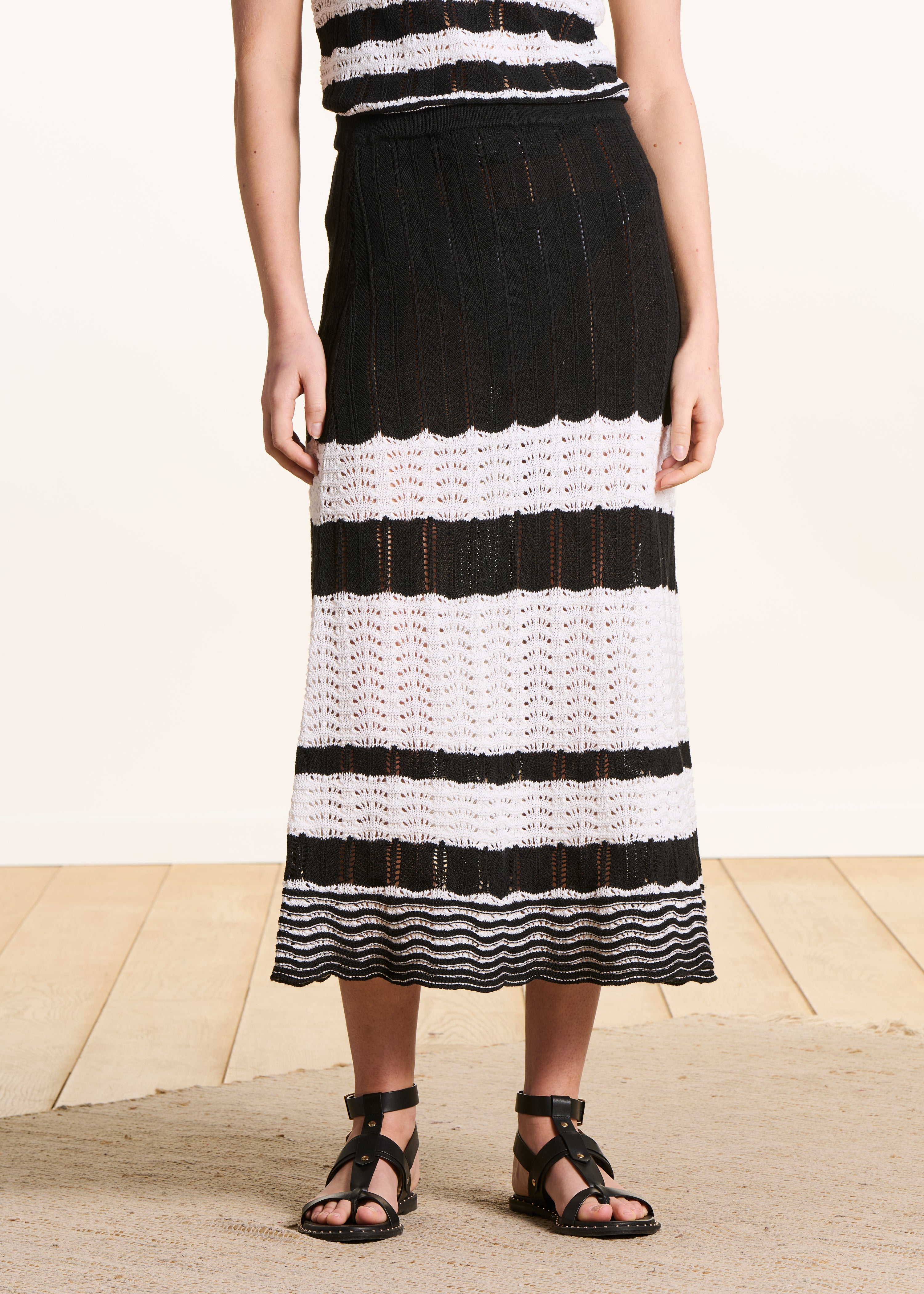 la-f-e-marabout-e-jupes-shorts-midirock-gestreift-ecru-noir image 2