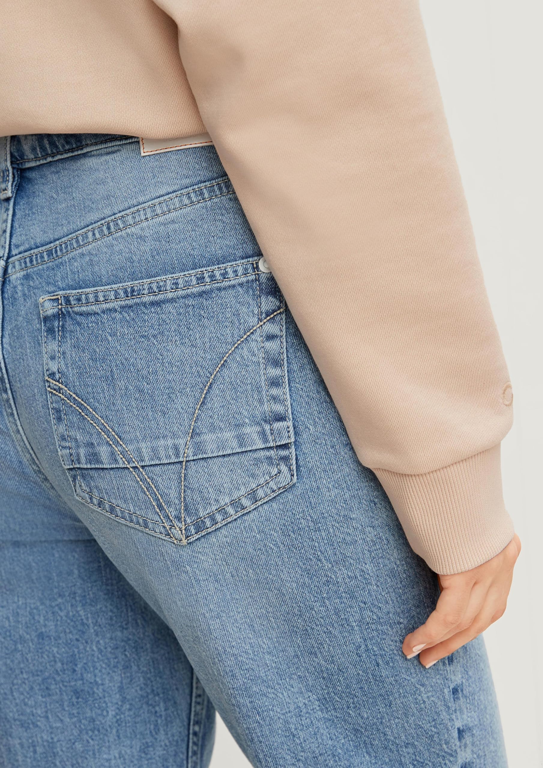 comma-freizeithose-damen-jeans-ausgestelltes-bein image 7