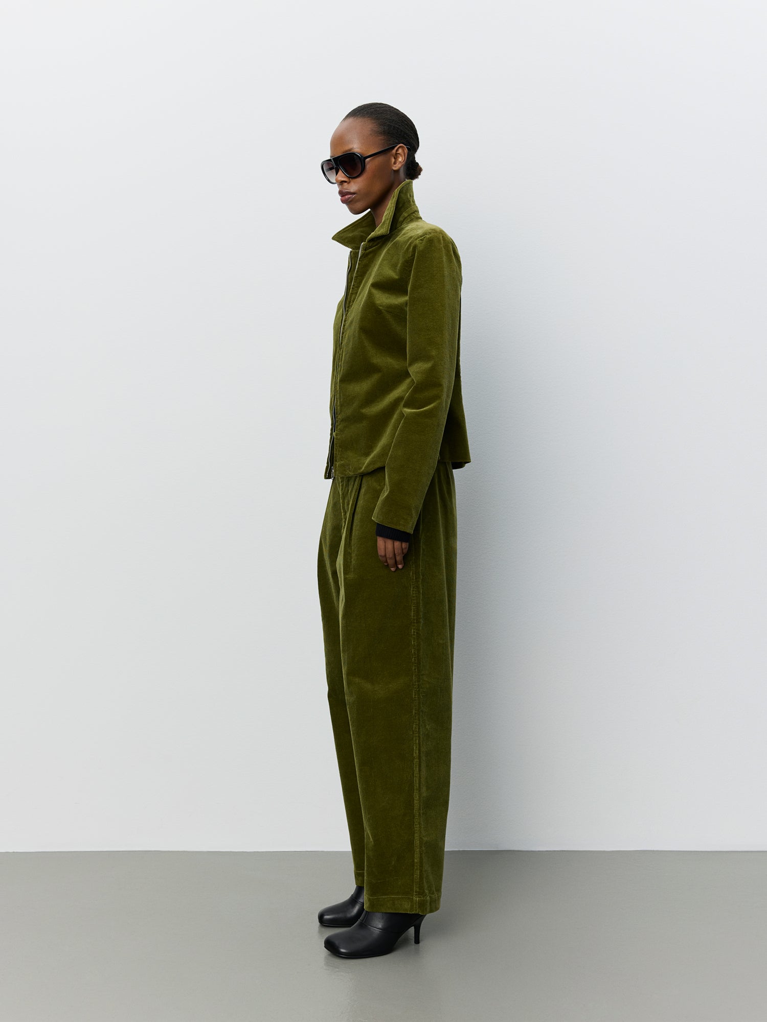 sofie-schnoor-women-priellasw-fitted-cordjacke-olivgr-n-38 image 3