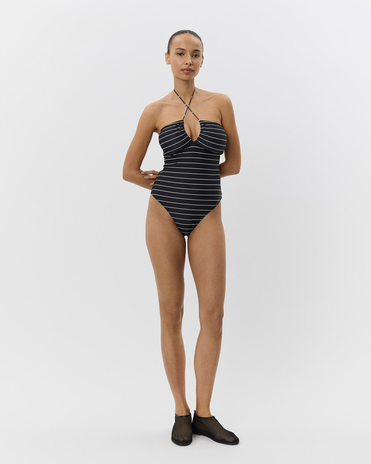 sofie-schnoor-women-chellesw-badeanzug-schwarz-gestreift image 2