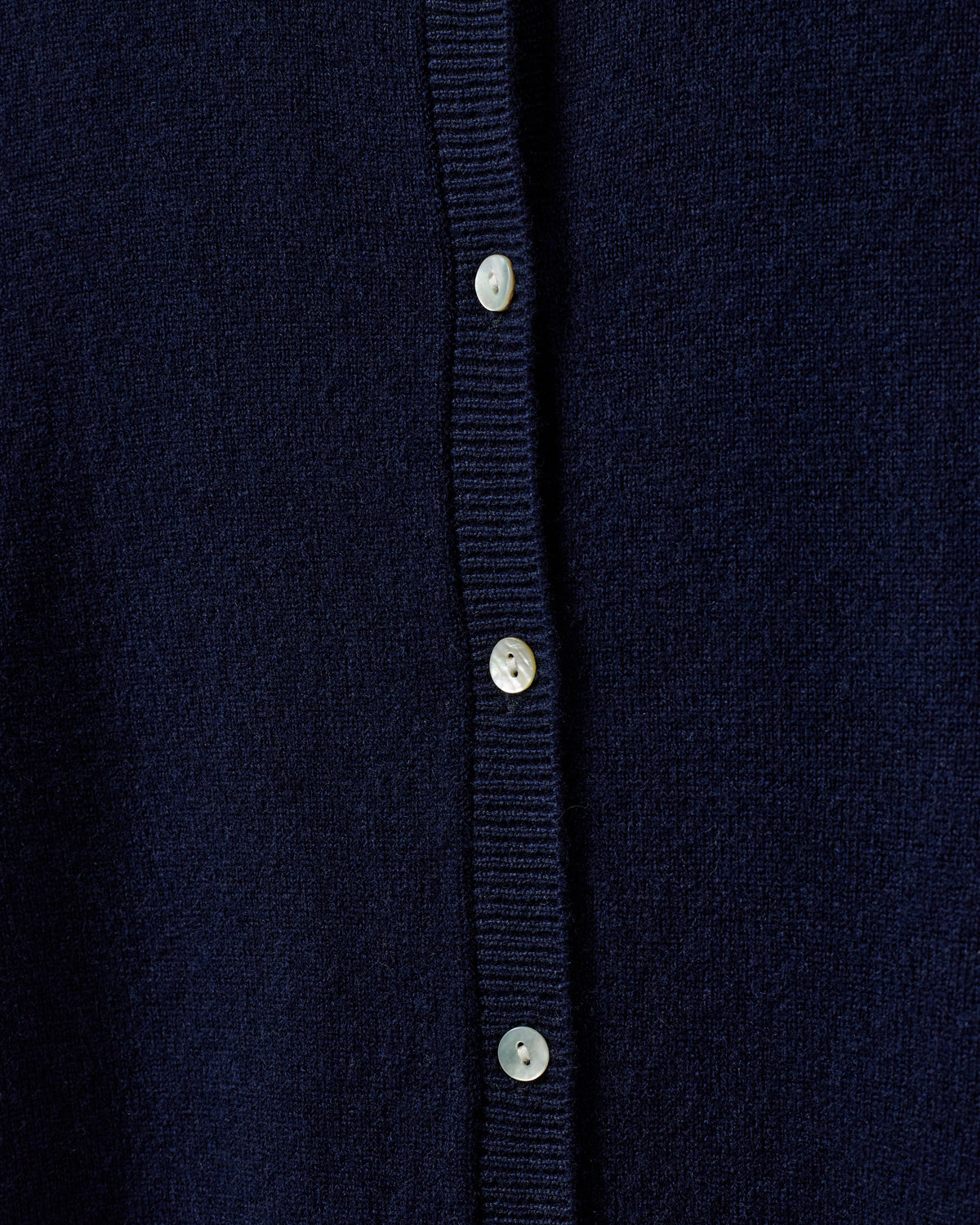 sofie-schnoor-women-cissesw-cardigan-navy-merinowolle image 5