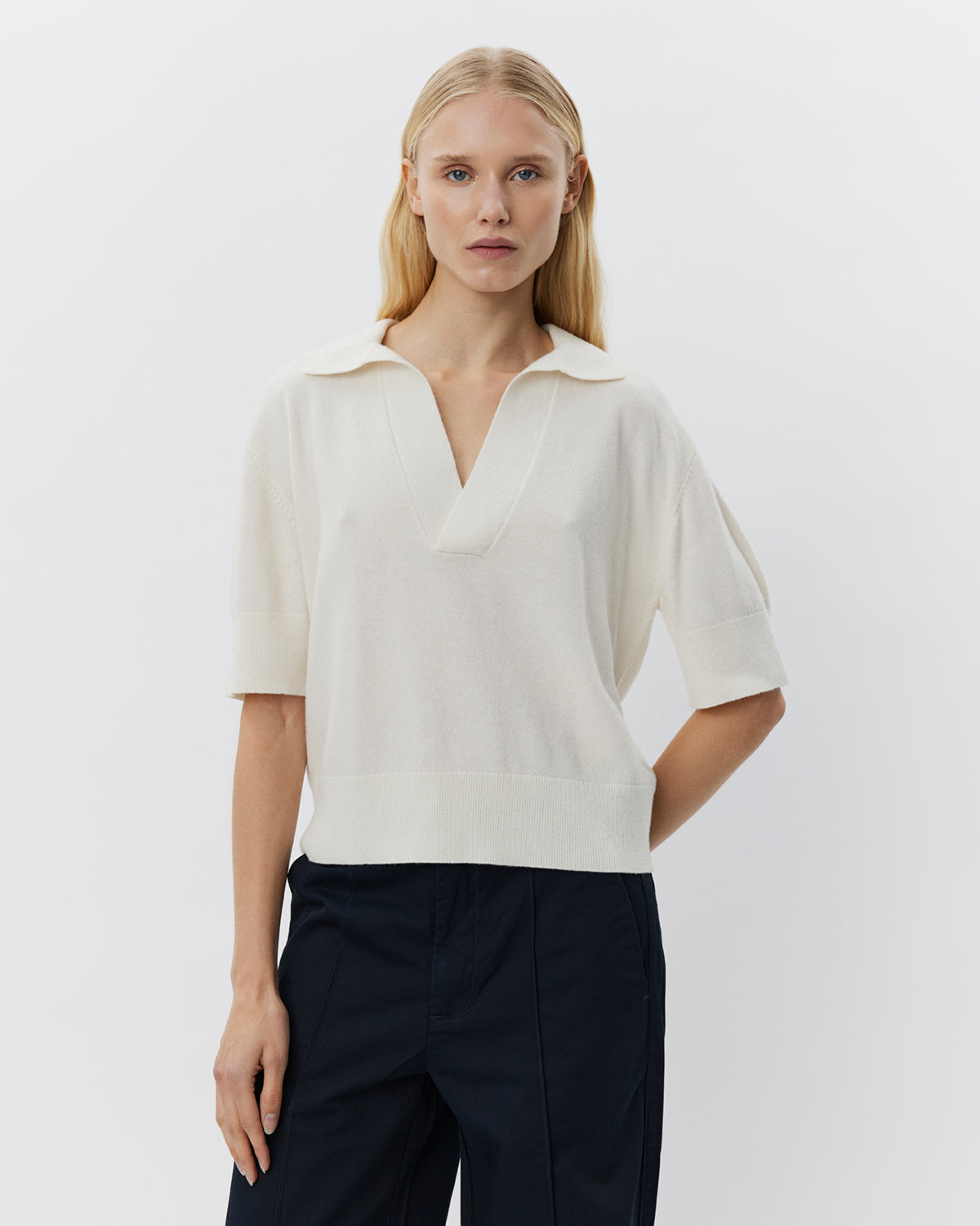 sofie-schnoor-women-amalysw-bluse-off-white-merinowolle image 3