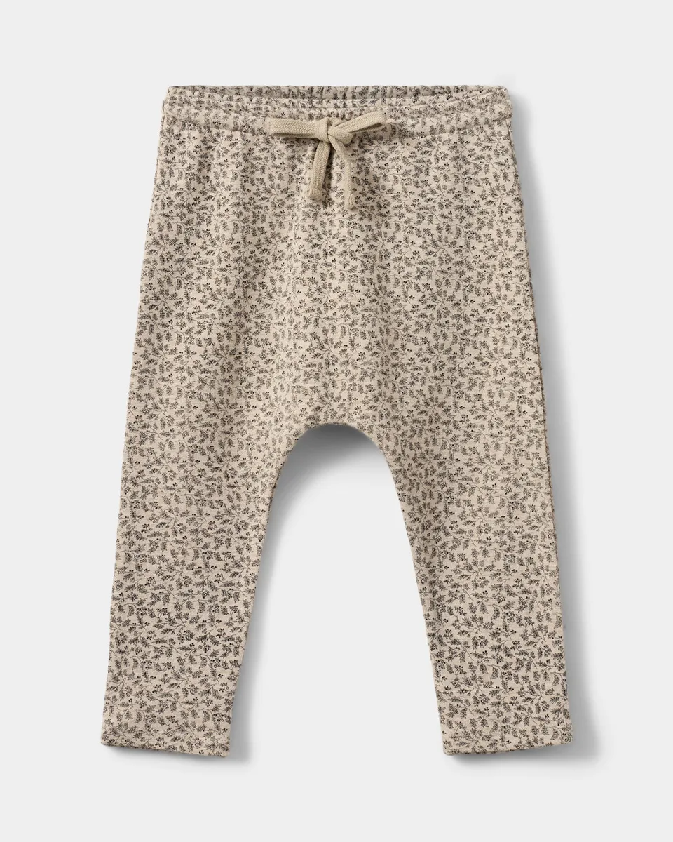 sofie-schnoor-baby-sarahsb-hose-black-flower-blumen image 1
