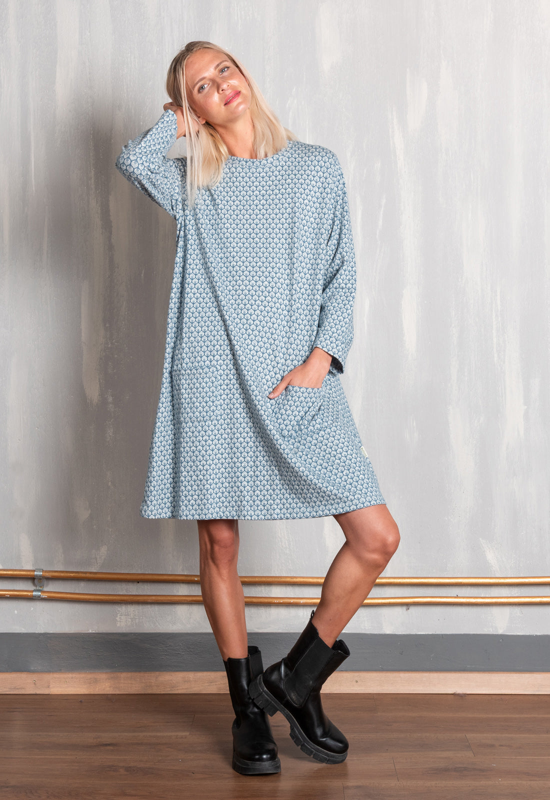moshiki-dress-g7-a-linien-kleid-aqua-jacquard-bio-baumwolle image 1