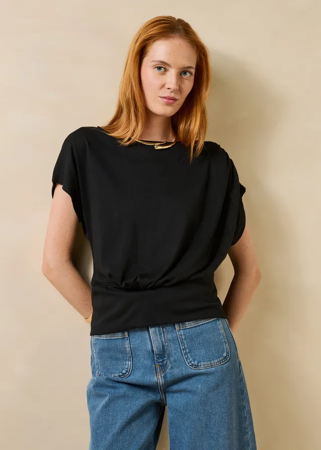 la-f-e-marabout-e-facteur-t-shirt-schwarz-bio-baumwolle-drapiert image 1