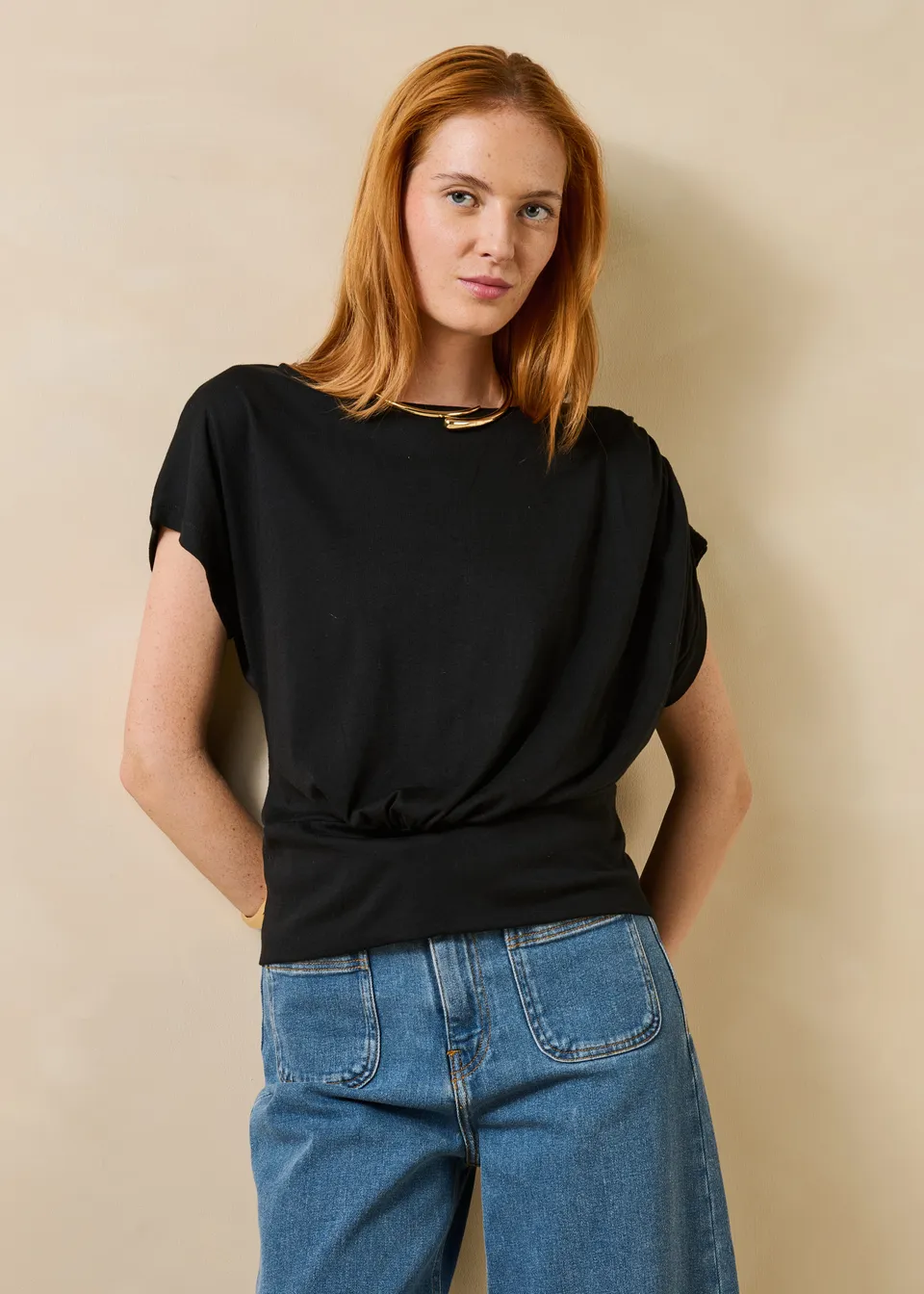 la-f-e-marabout-e-facteur-t-shirt-schwarz-bio-baumwolle-drapiert image 1