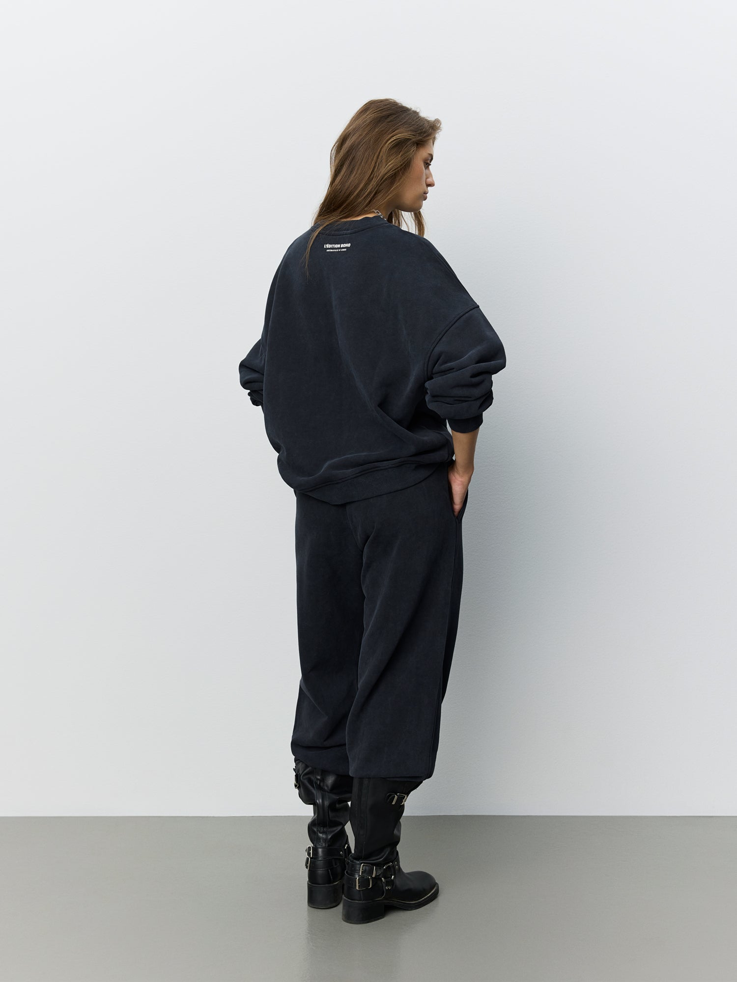 sofie-schnoor-women-paros-sweatshirt-washed-black-baumwolle image 4